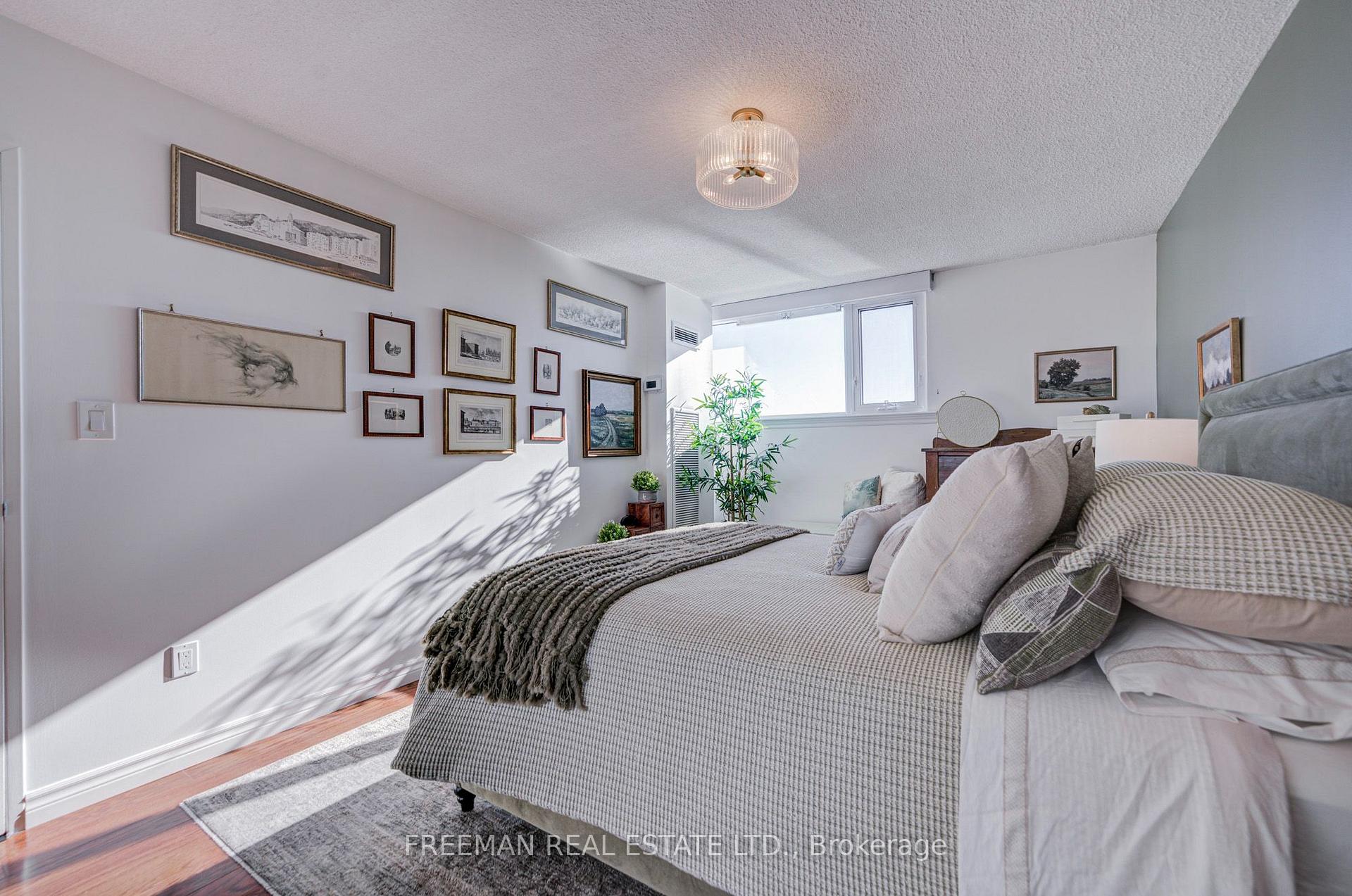 Photo 17 of Unit 1612, 240 Scarlett Road, Toronto, Rockcliffe-Smythe — HOMEH