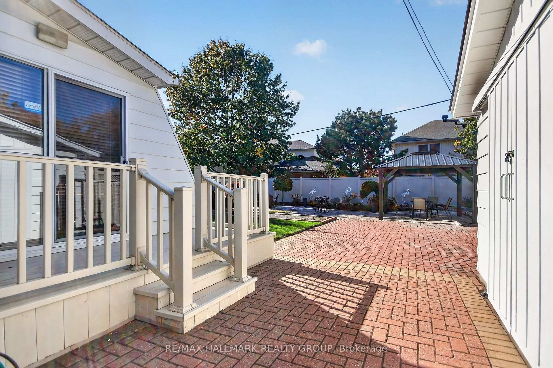 Photo 8 of 1592 Maxime Street, Ottawa, Pineview — HOMEH