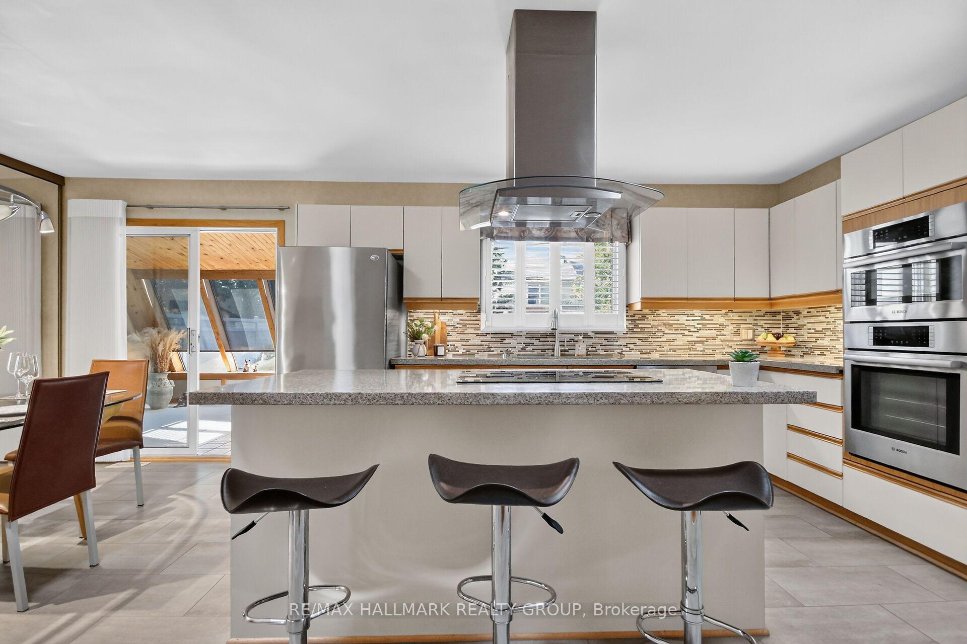 Photo 14 of 1592 Maxime Street, Ottawa, Pineview — HOMEH