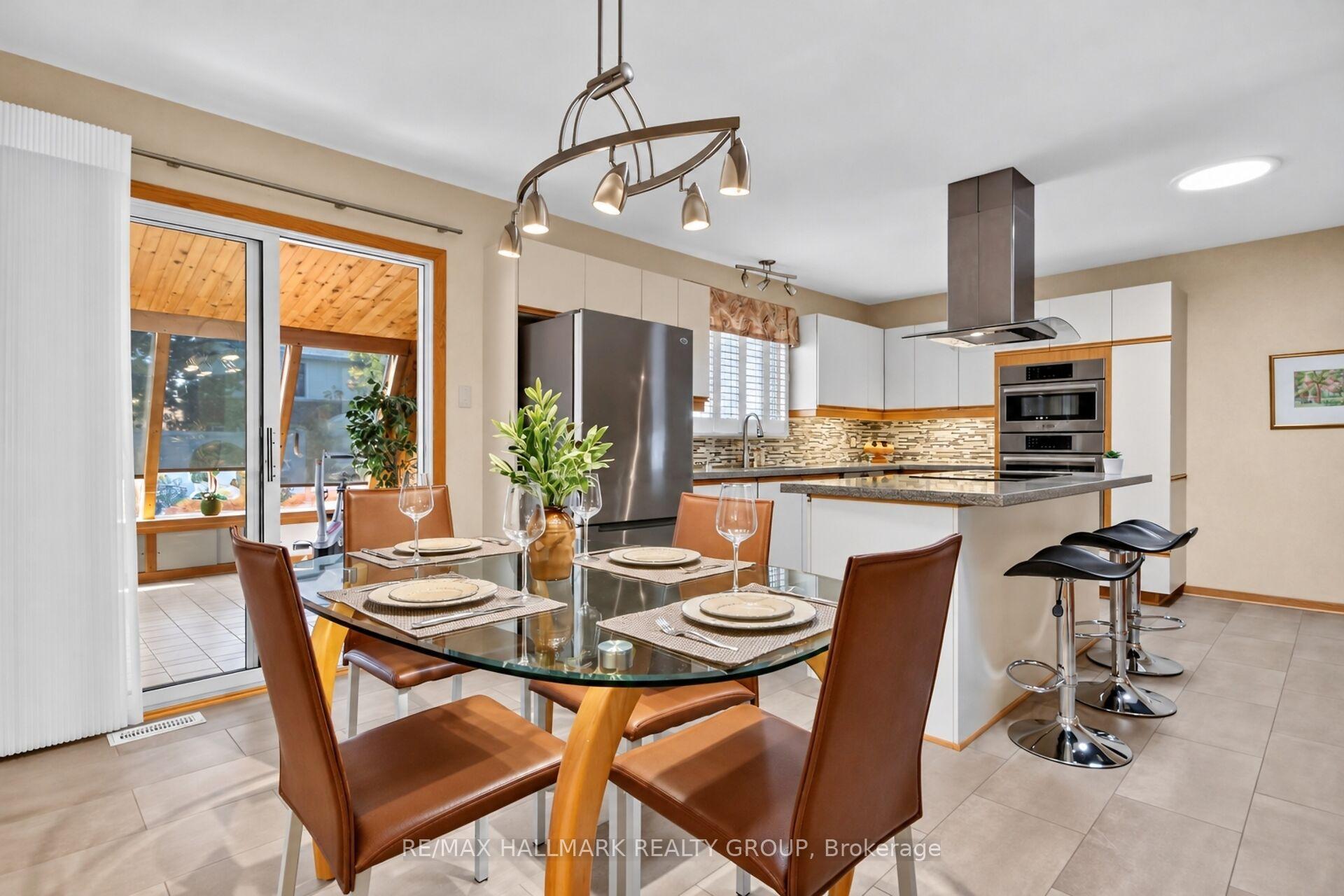 Photo 15 of 1592 Maxime Street, Ottawa, Pineview — HOMEH