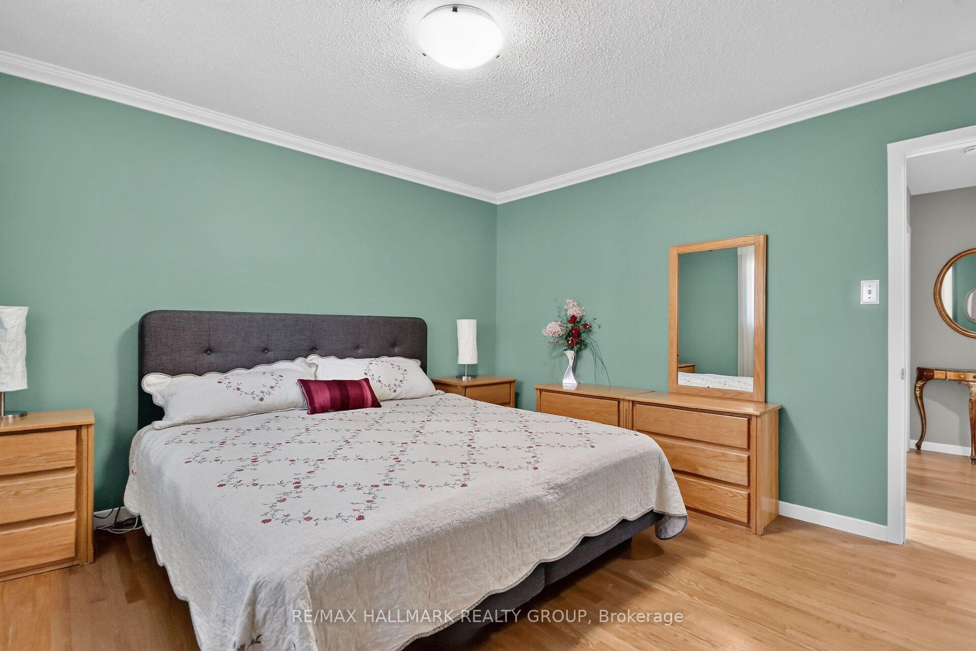Photo 21 of 1592 Maxime Street, Ottawa, Pineview — HOMEH