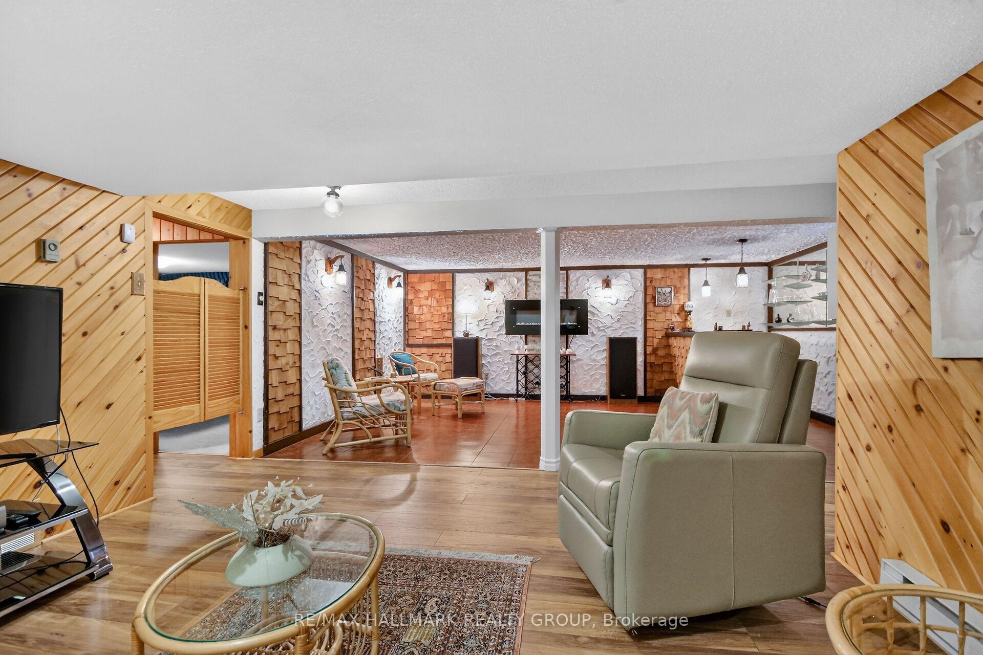 Photo 33 of 1592 Maxime Street, Ottawa, Pineview — HOMEH