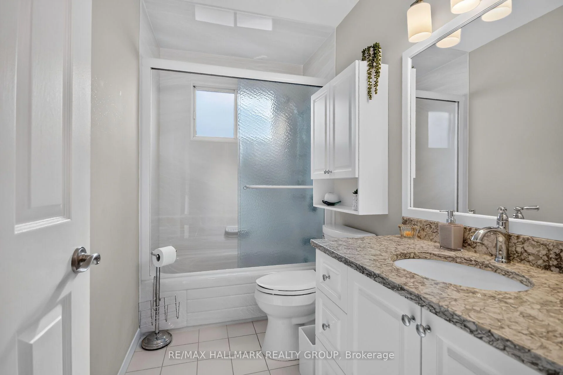 Photo 25 of 1592 Maxime Street, Ottawa, Pineview — HOMEH