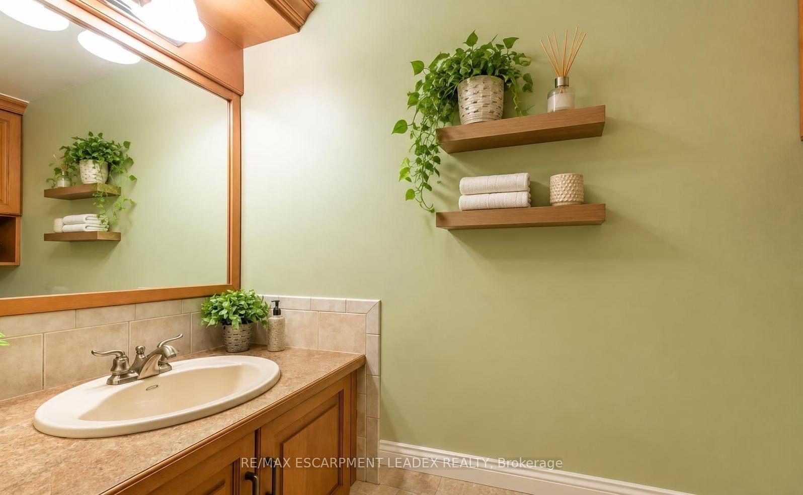 Photo 14 of Unit 705, 500 Green Road, Hamilton, Lakeshore — HOMEH