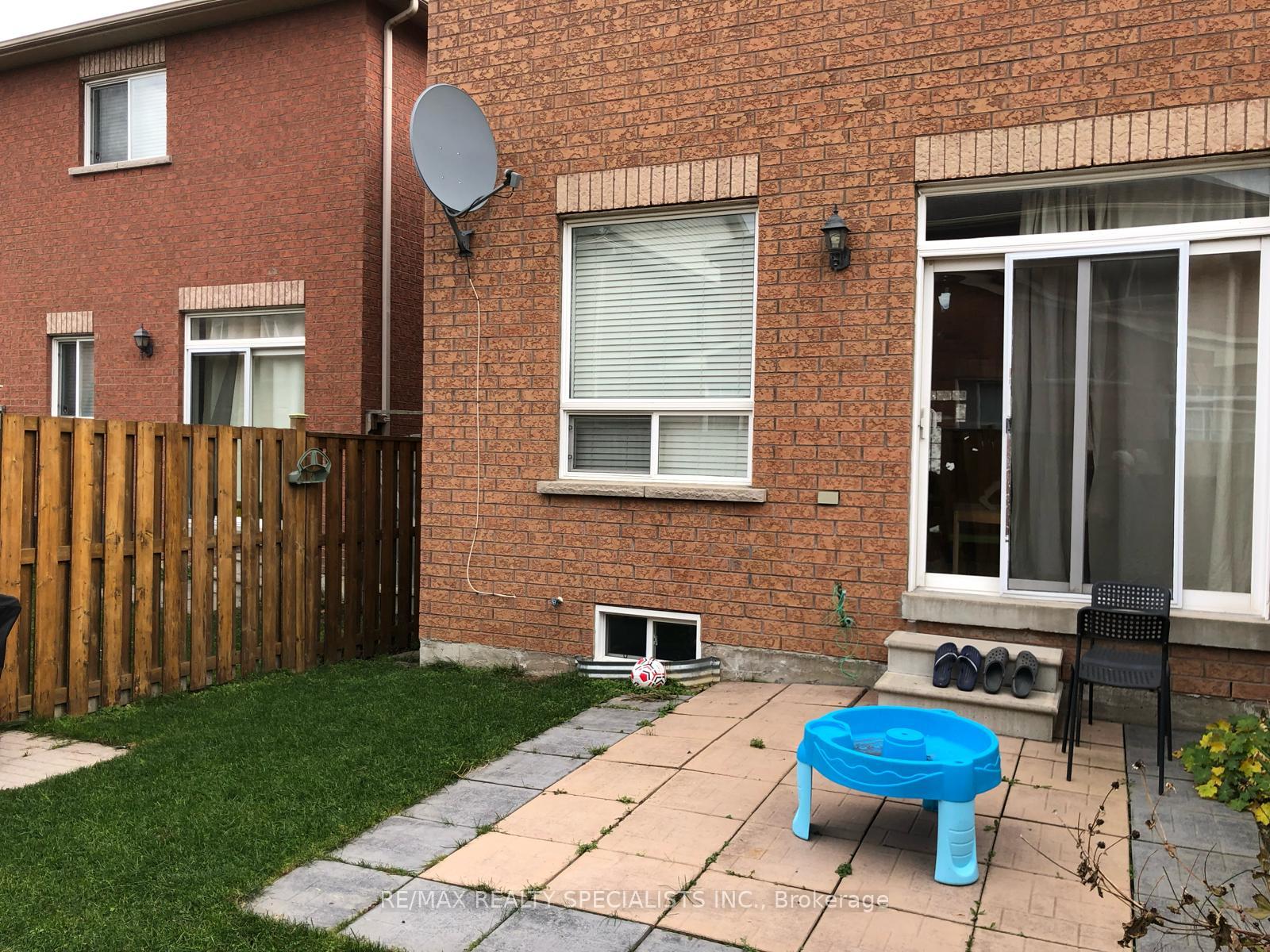 Photo 3 of 77 Calm Waters Crescent, Brampton, Madoc — HOMEH