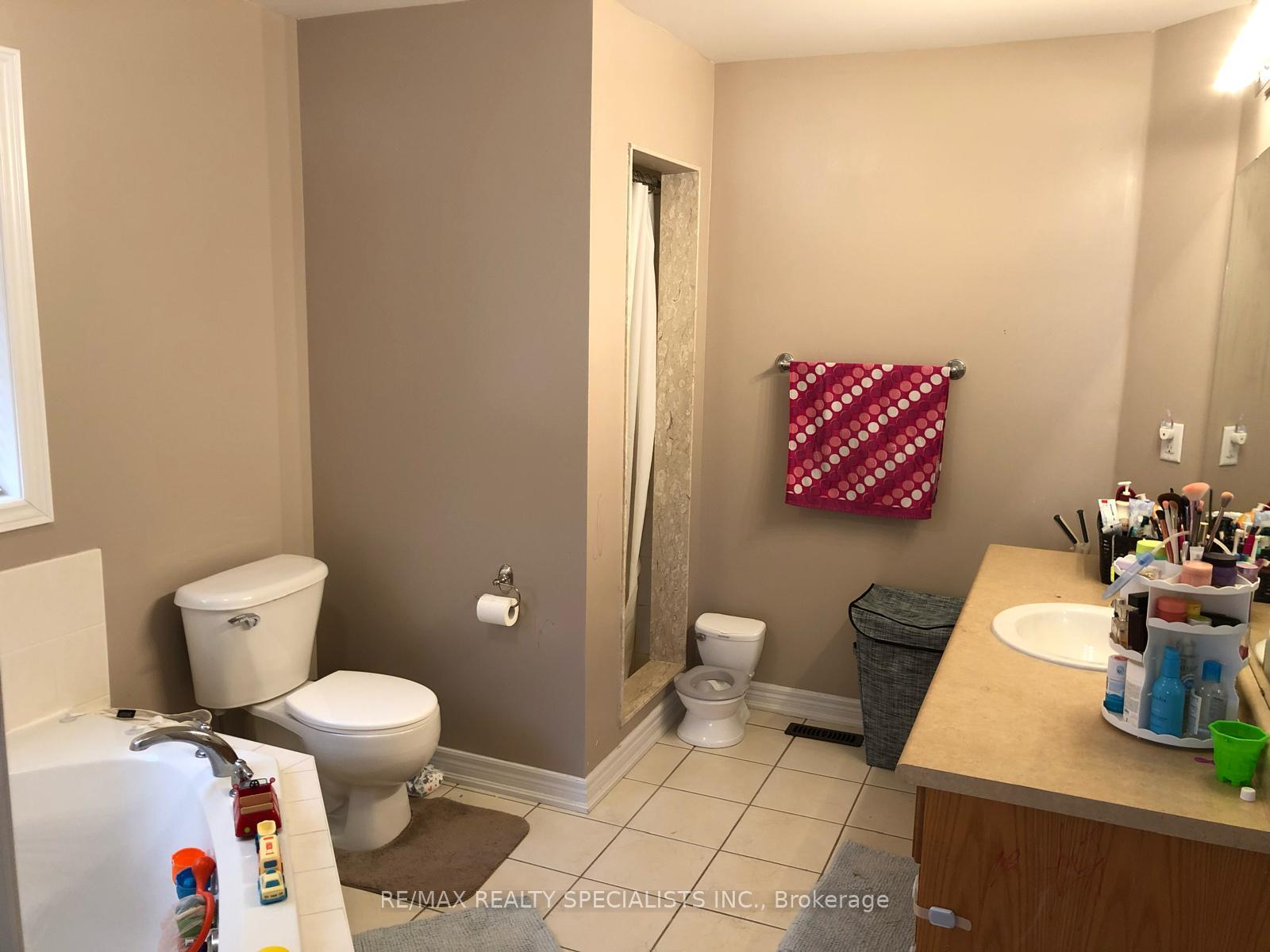 Photo 12 of 77 Calm Waters Crescent, Brampton, Madoc — HOMEH