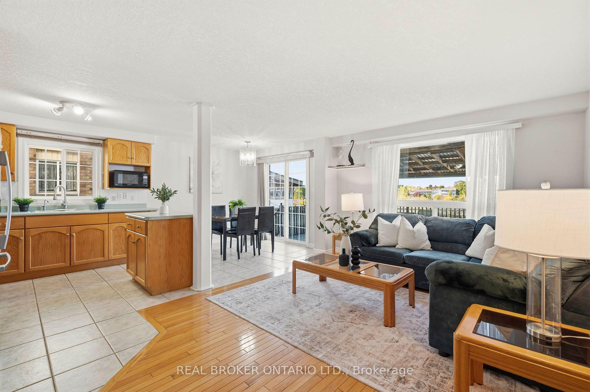 Photo 14 of 26 Castlebury Drive, Guelph, Willow West/Sugarbush/West Acres — HOMEH