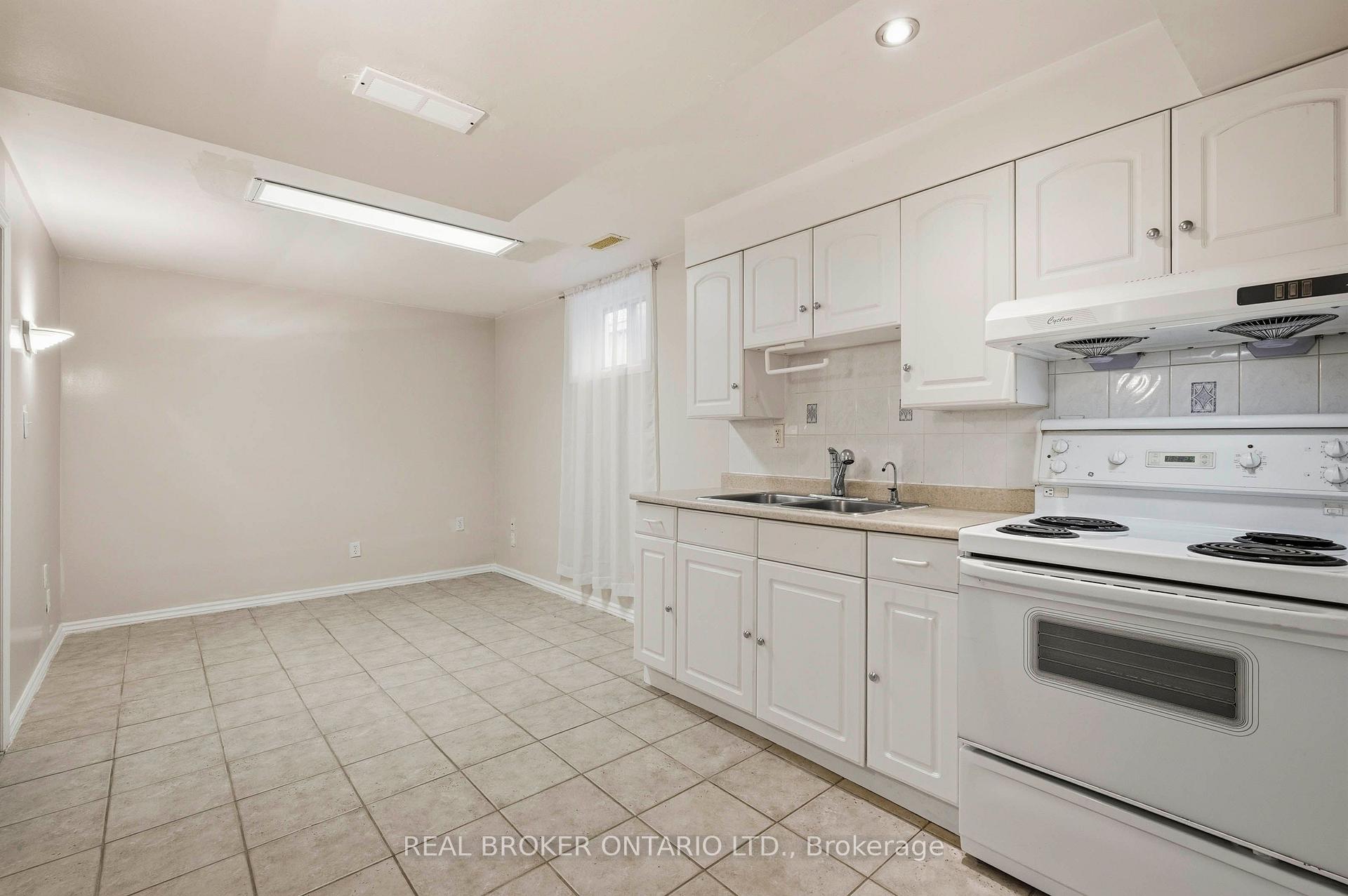 Photo 22 of 26 Castlebury Drive, Guelph, Willow West/Sugarbush/West Acres — HOMEH