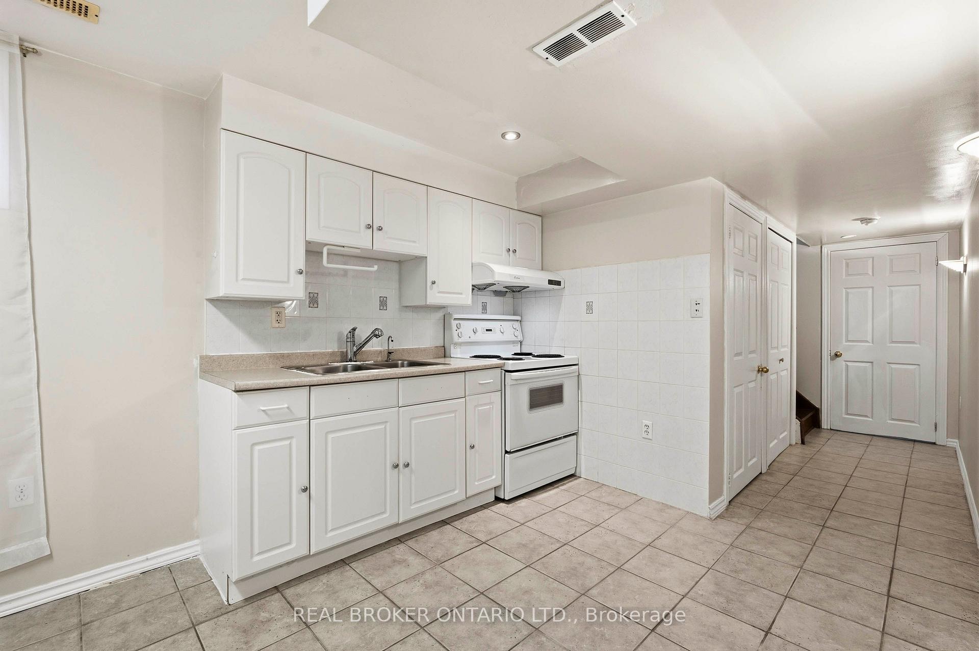 Photo 23 of 26 Castlebury Drive, Guelph, Willow West/Sugarbush/West Acres — HOMEH