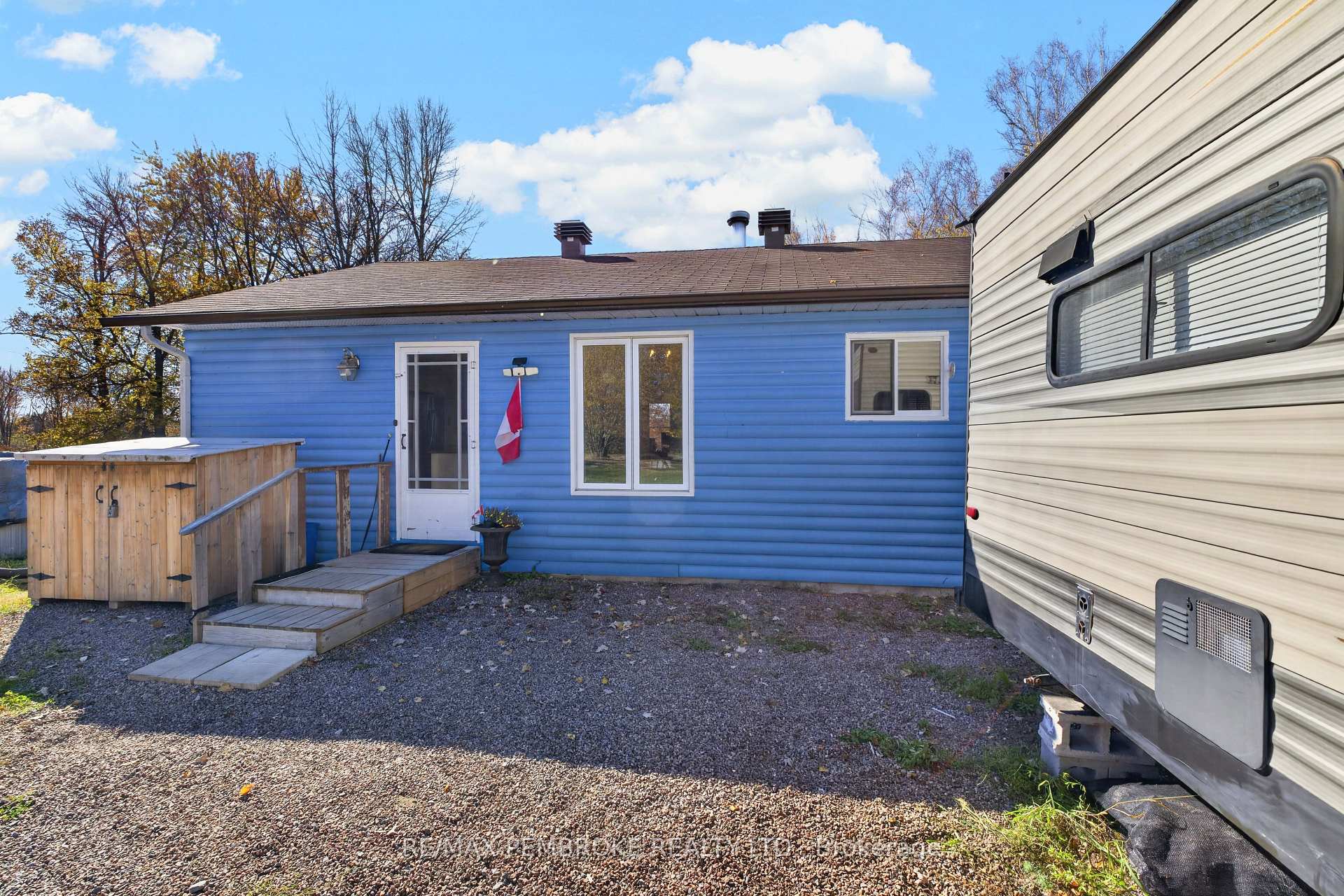 Photo 1 of 562 Bayview Drive, Whitewater Region, Whitewater Region — HOMEH
