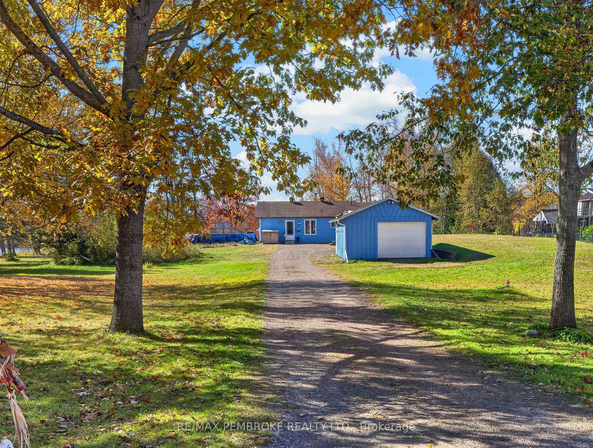 Photo 2 of 562 Bayview Drive, Whitewater Region, Whitewater Region — HOMEH