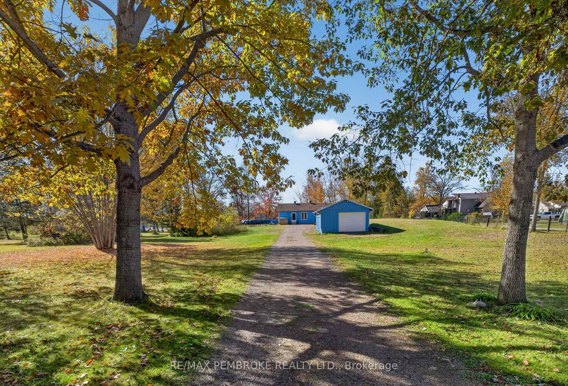 Photo 5 of 562 Bayview Drive, Whitewater Region, Whitewater Region — HOMEH