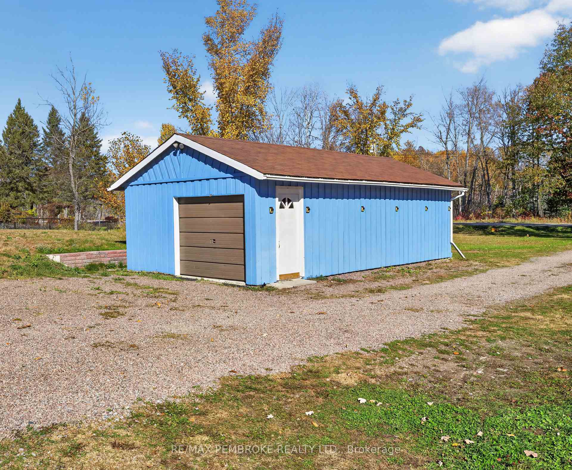 Photo 7 of 562 Bayview Drive, Whitewater Region, Whitewater Region — HOMEH