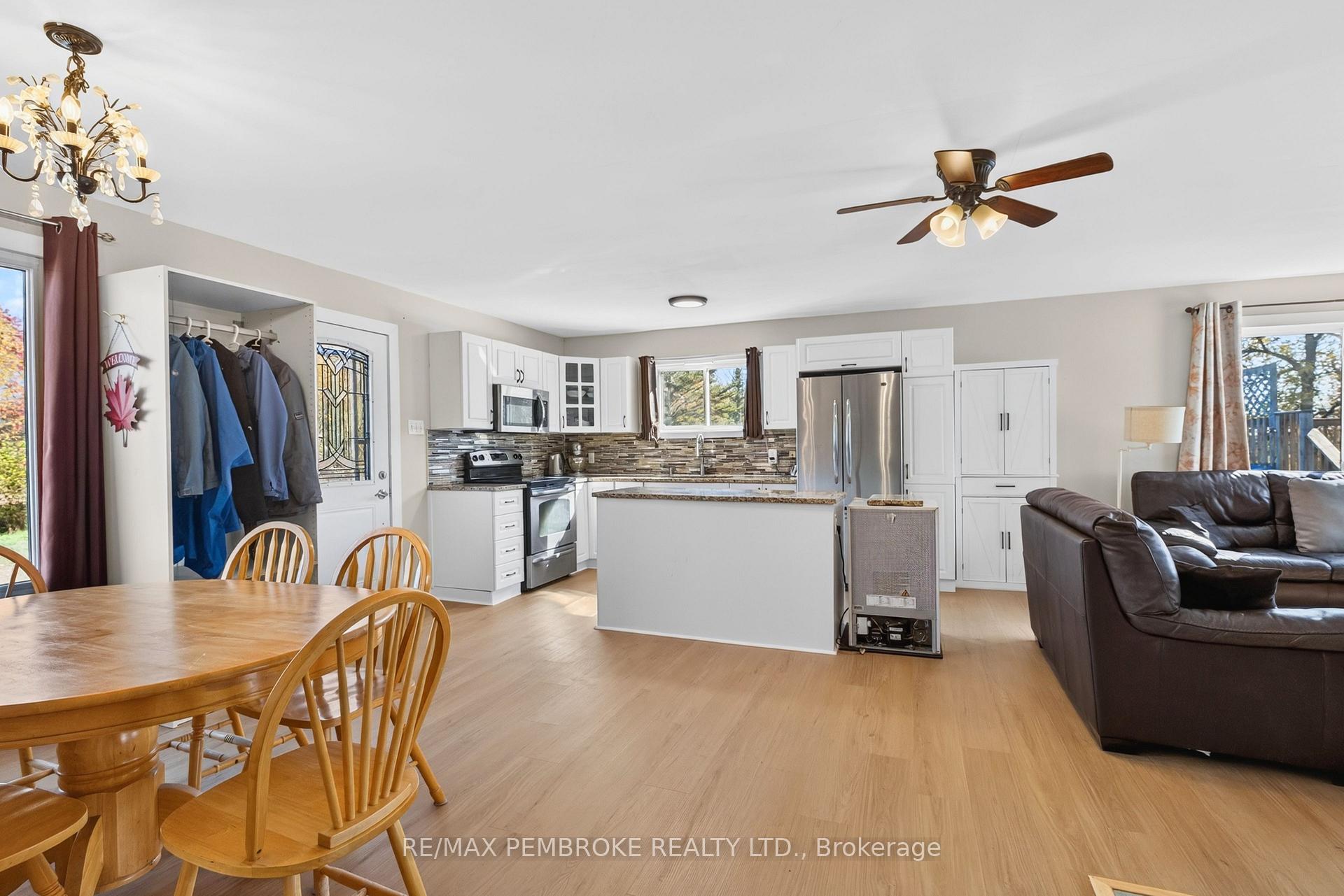 Photo 8 of 562 Bayview Drive, Whitewater Region, Whitewater Region — HOMEH