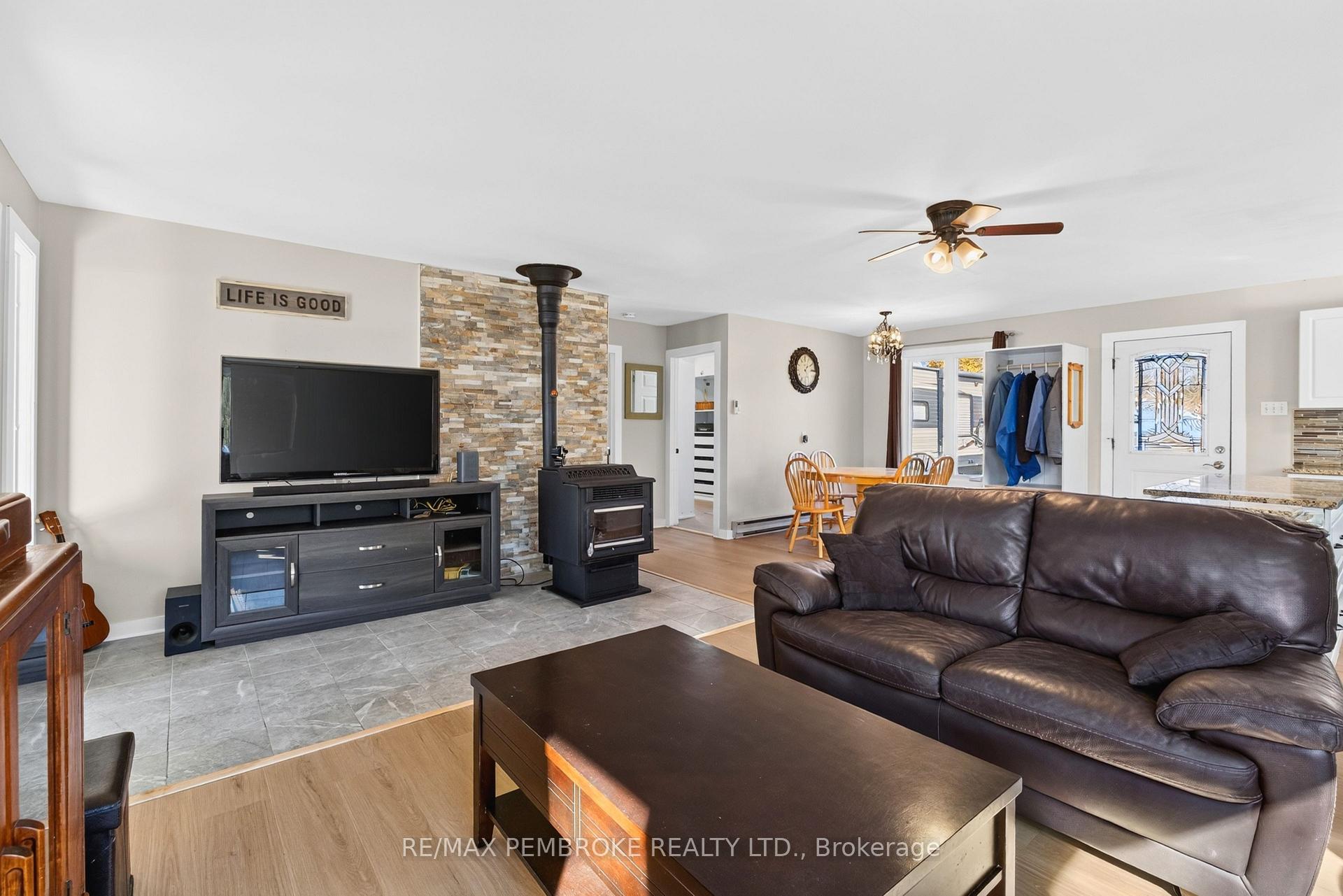 Photo 19 of 562 Bayview Drive, Whitewater Region, Whitewater Region — HOMEH