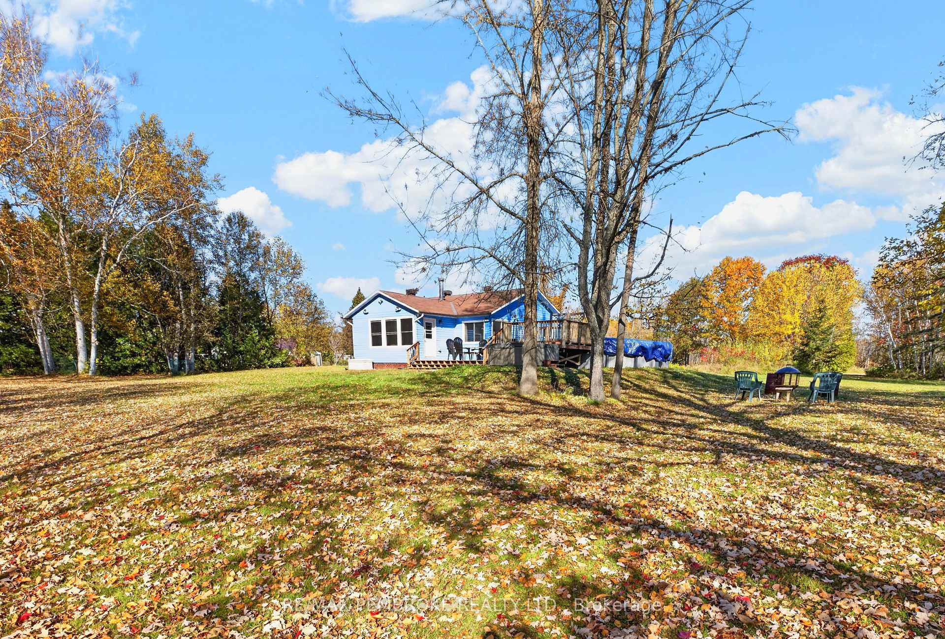 Photo 34 of 562 Bayview Drive, Whitewater Region, Whitewater Region — HOMEH