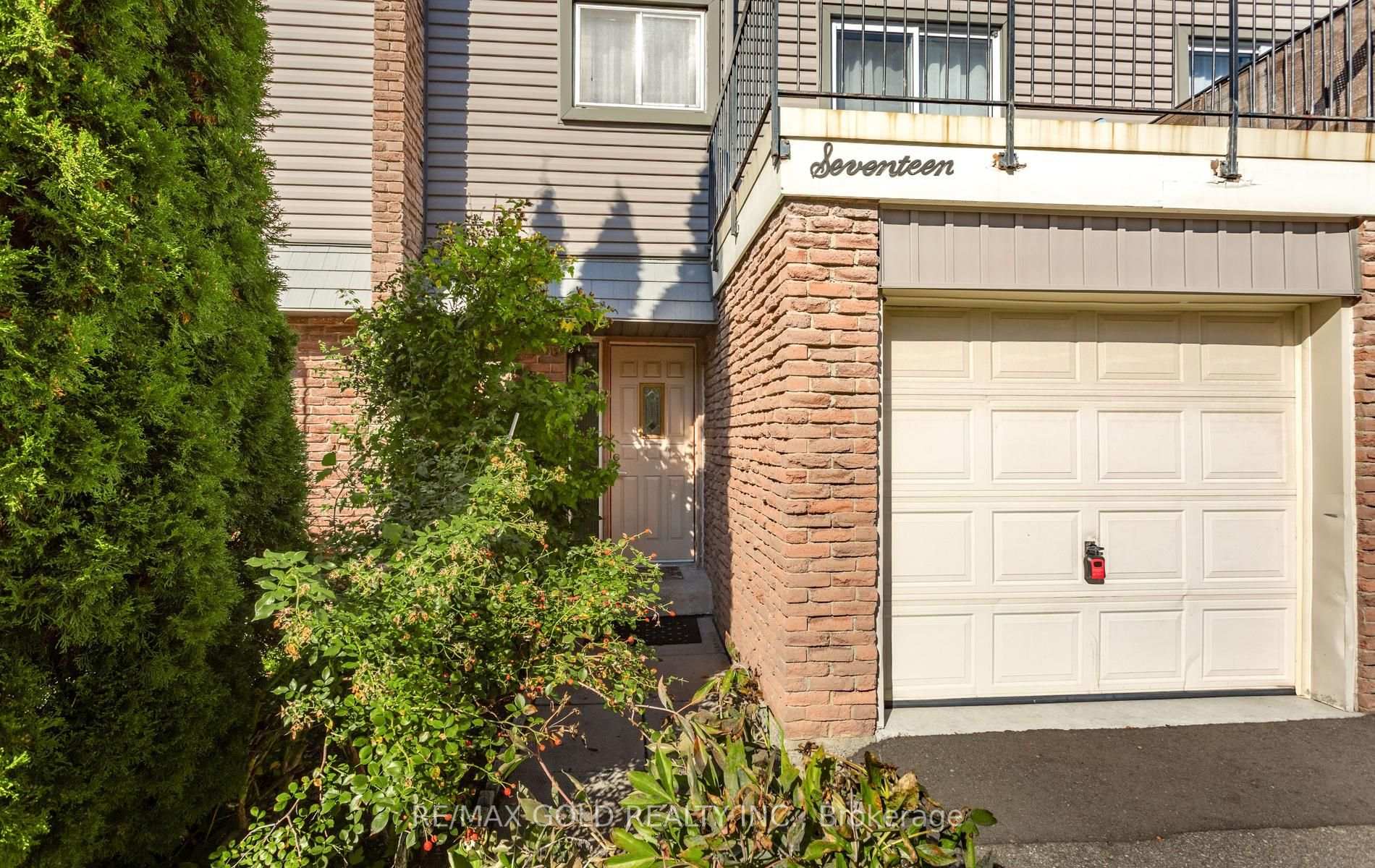 Photo 3 of Unit 17, 2315 Bromsgrove Road, Mississauga, Clarkson — HOMEH