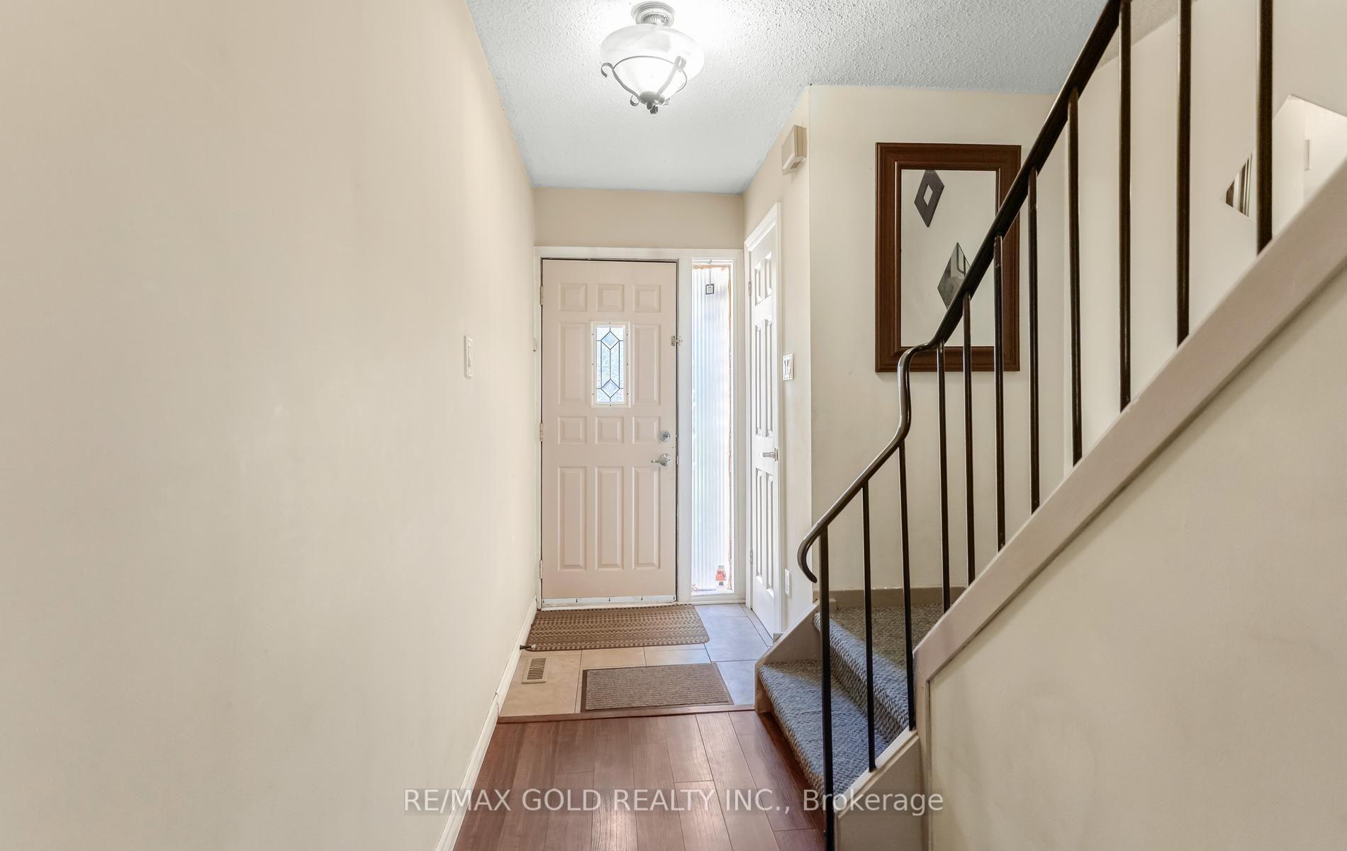 Photo 4 of Unit 17, 2315 Bromsgrove Road, Mississauga, Clarkson — HOMEH