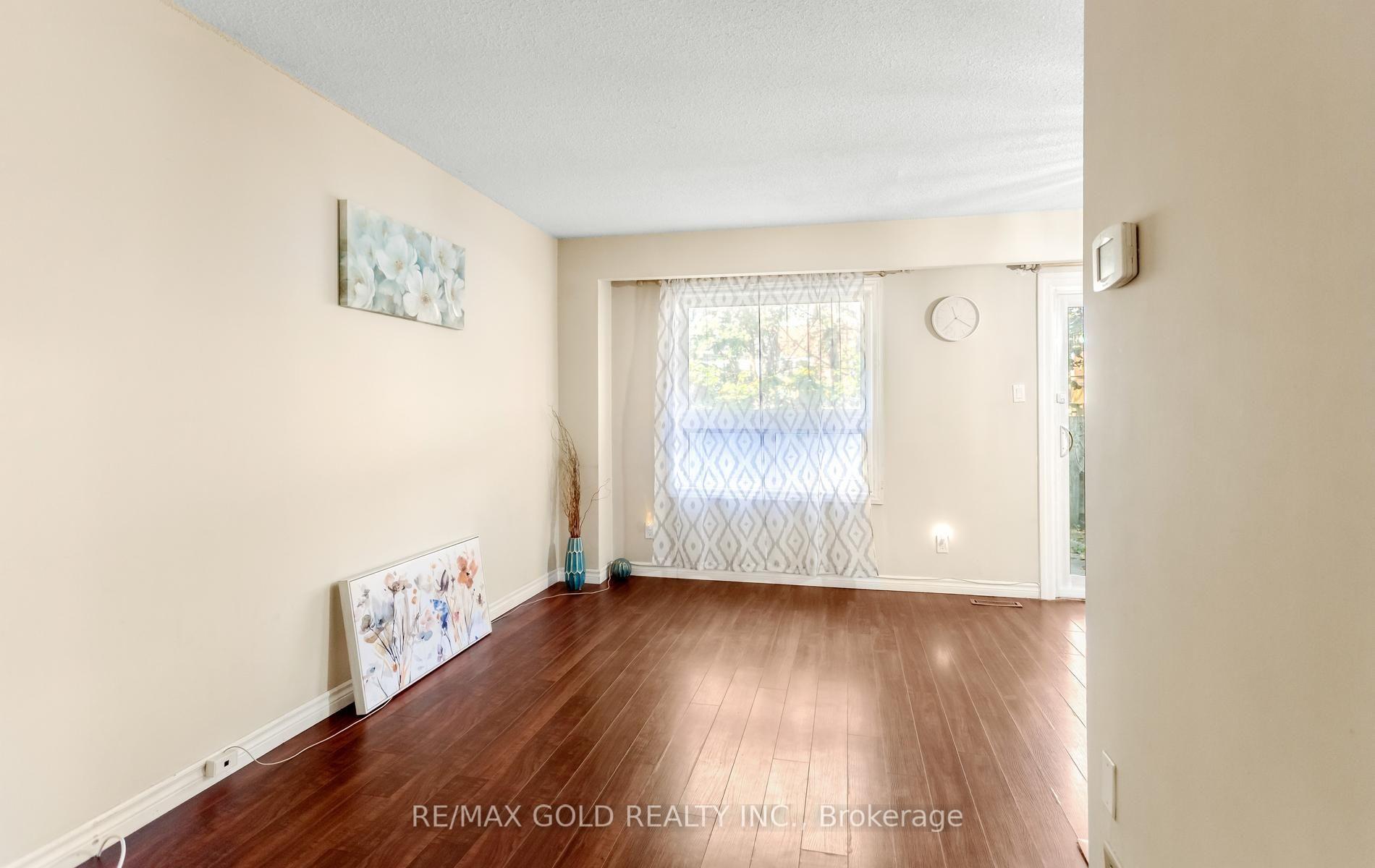 Photo 6 of Unit 17, 2315 Bromsgrove Road, Mississauga, Clarkson — HOMEH