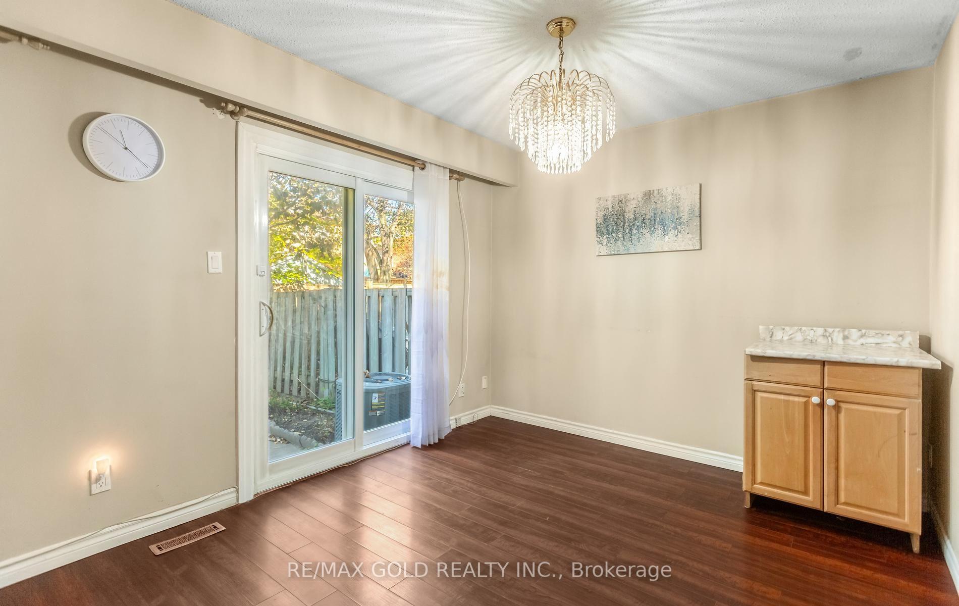 Photo 9 of Unit 17, 2315 Bromsgrove Road, Mississauga, Clarkson — HOMEH