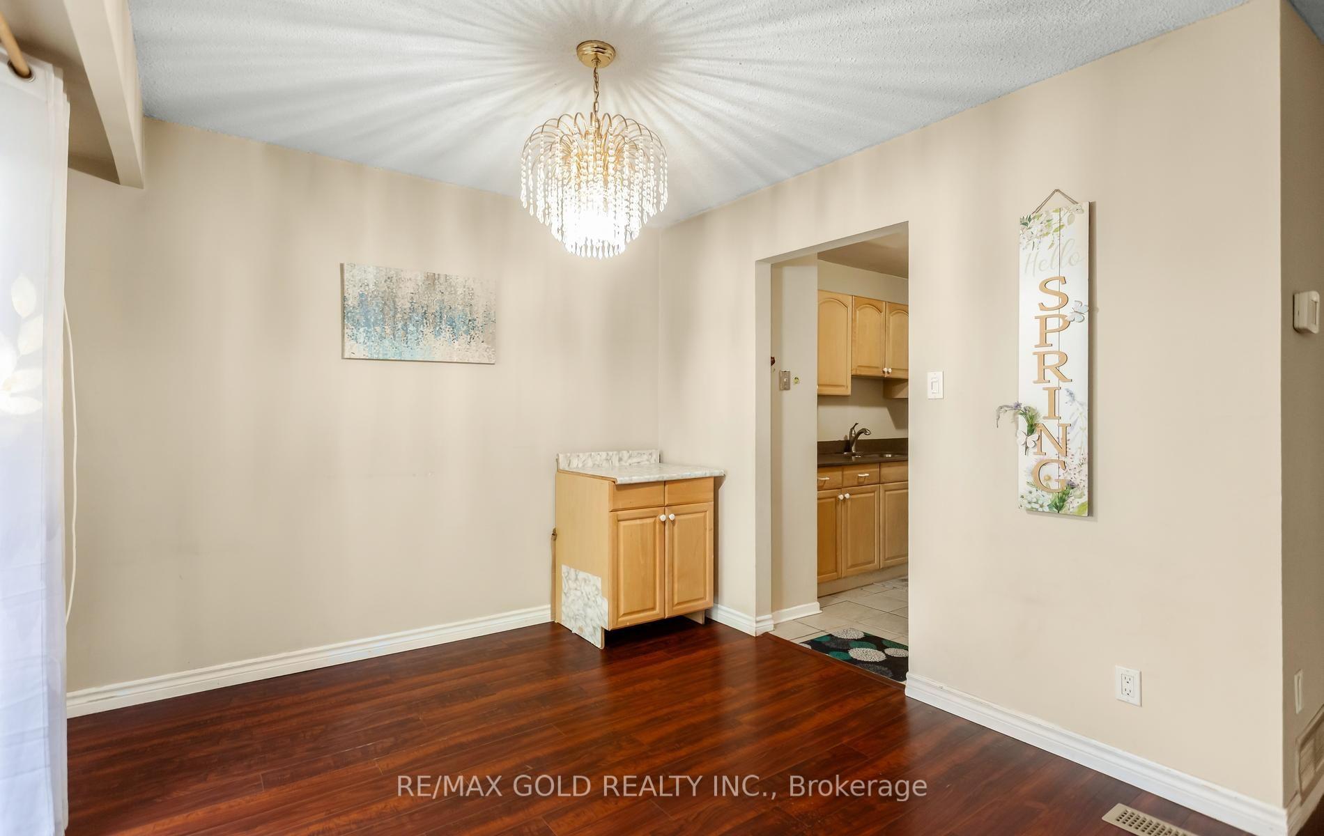 Photo 12 of Unit 17, 2315 Bromsgrove Road, Mississauga, Clarkson — HOMEH