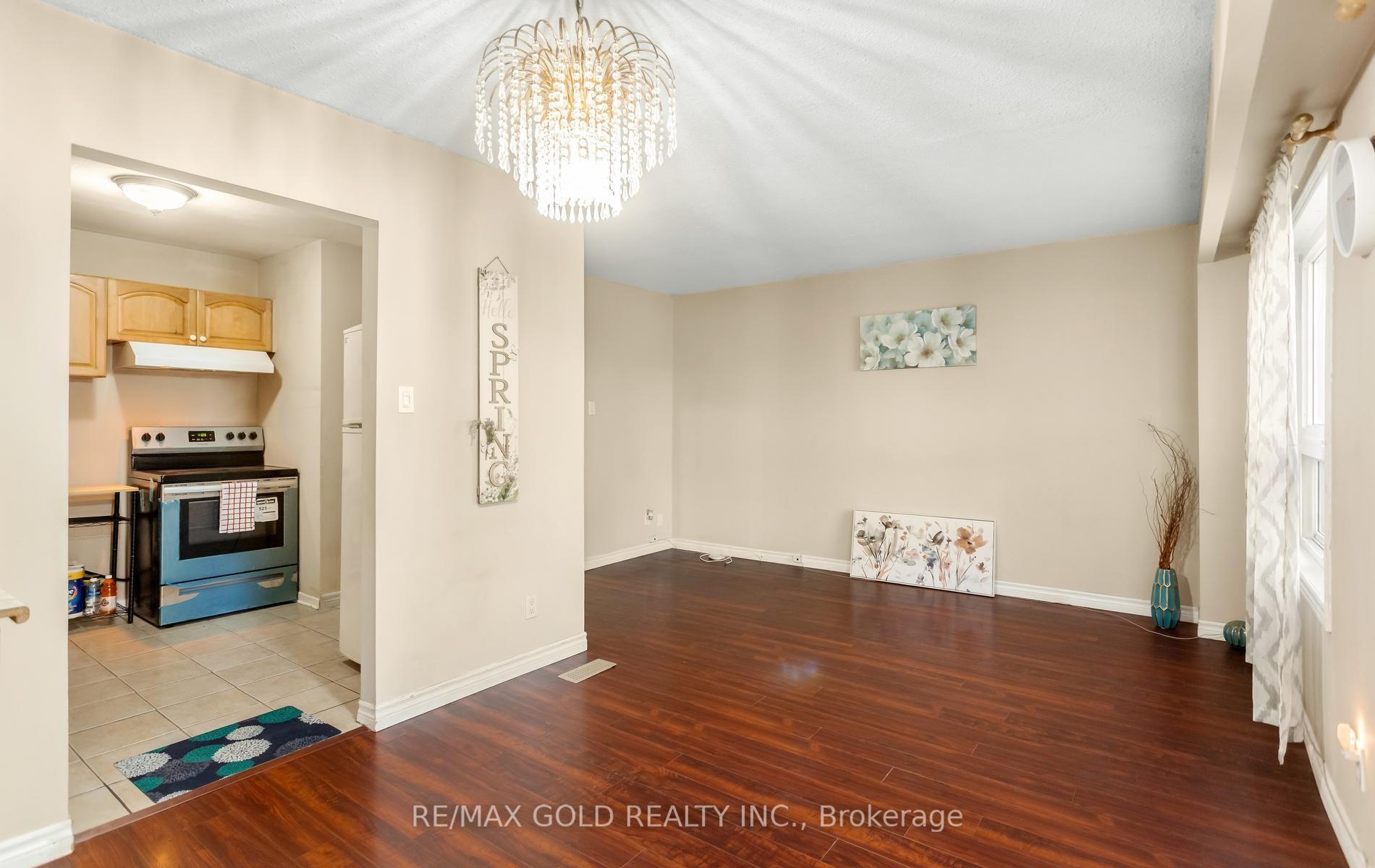 Photo 13 of Unit 17, 2315 Bromsgrove Road, Mississauga, Clarkson — HOMEH