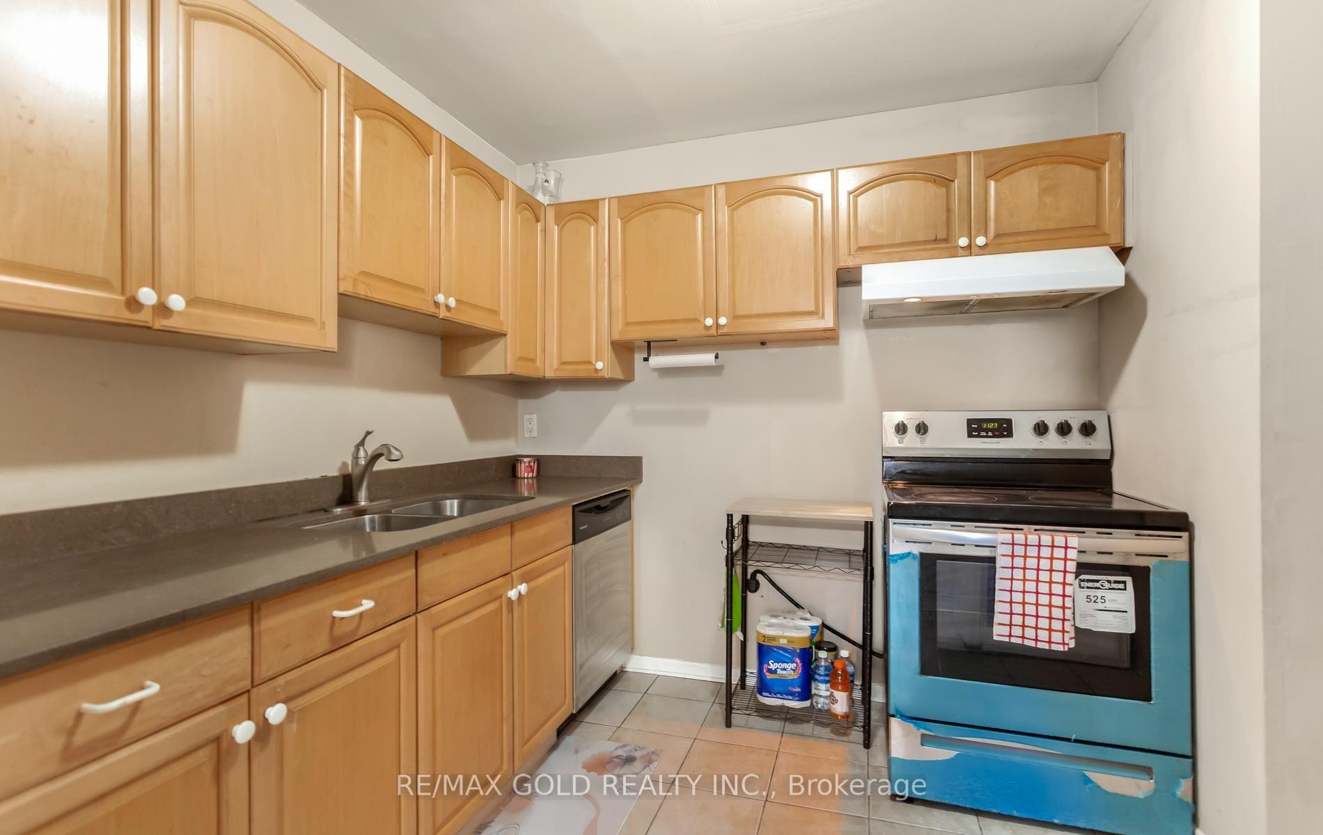 Photo 15 of Unit 17, 2315 Bromsgrove Road, Mississauga, Clarkson — HOMEH