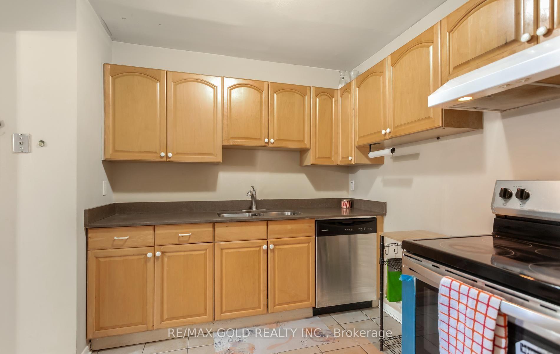 Photo 16 of Unit 17, 2315 Bromsgrove Road, Mississauga, Clarkson — HOMEH