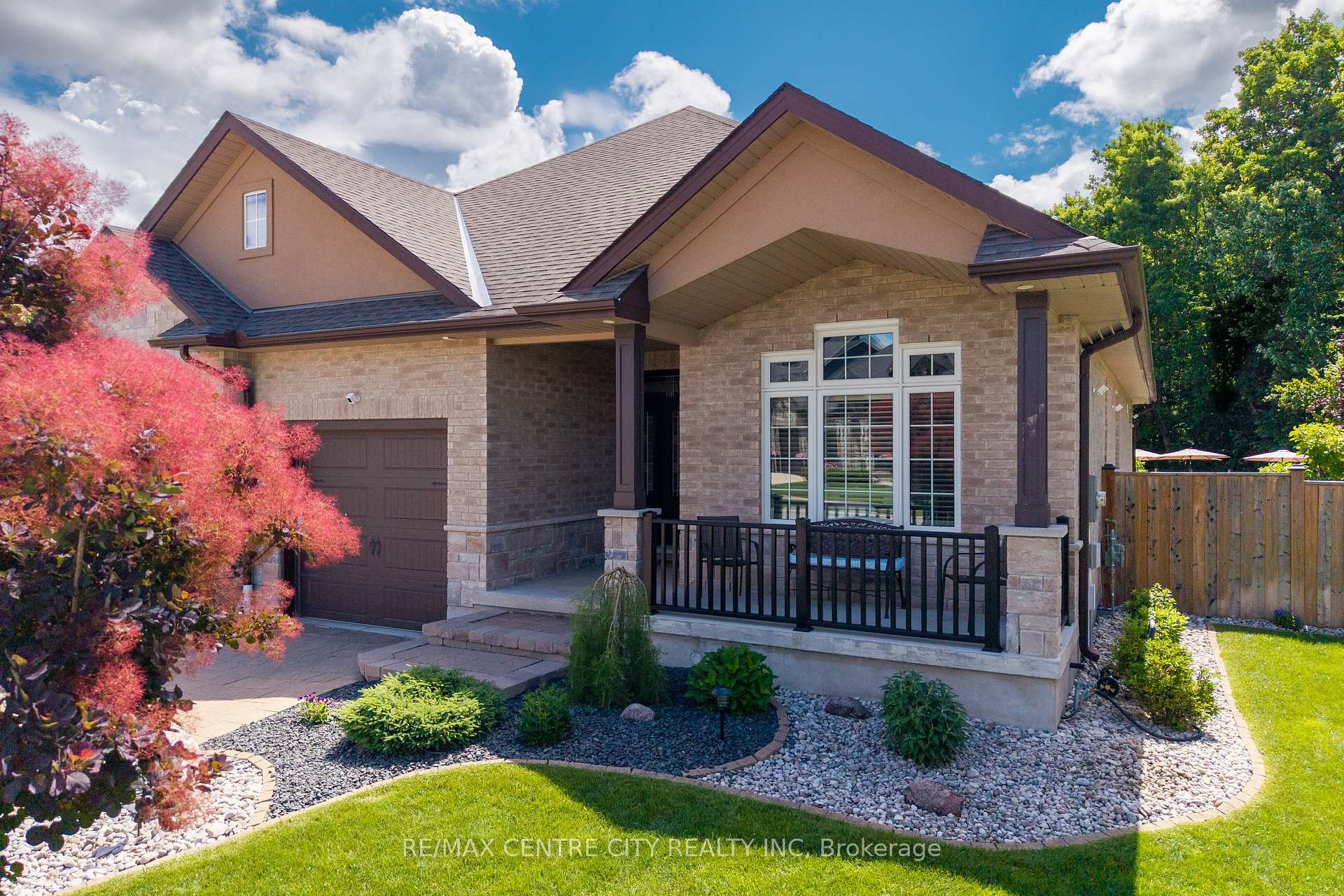 Photo 3 of 51 Ashby Crescent, Strathroy-Caradoc, NW — HOMEH