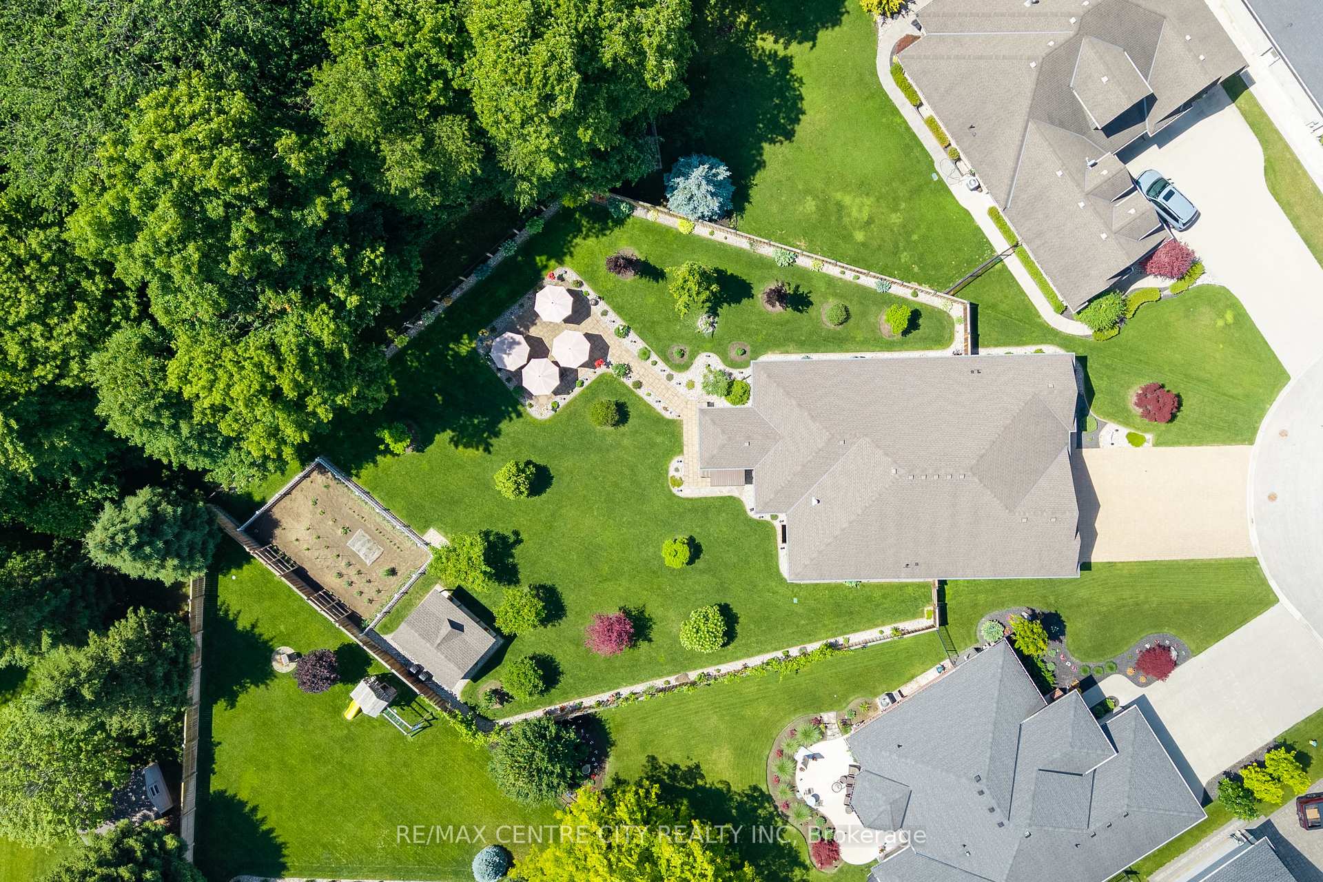 Photo 5 of 51 Ashby Crescent, Strathroy-Caradoc, NW — HOMEH