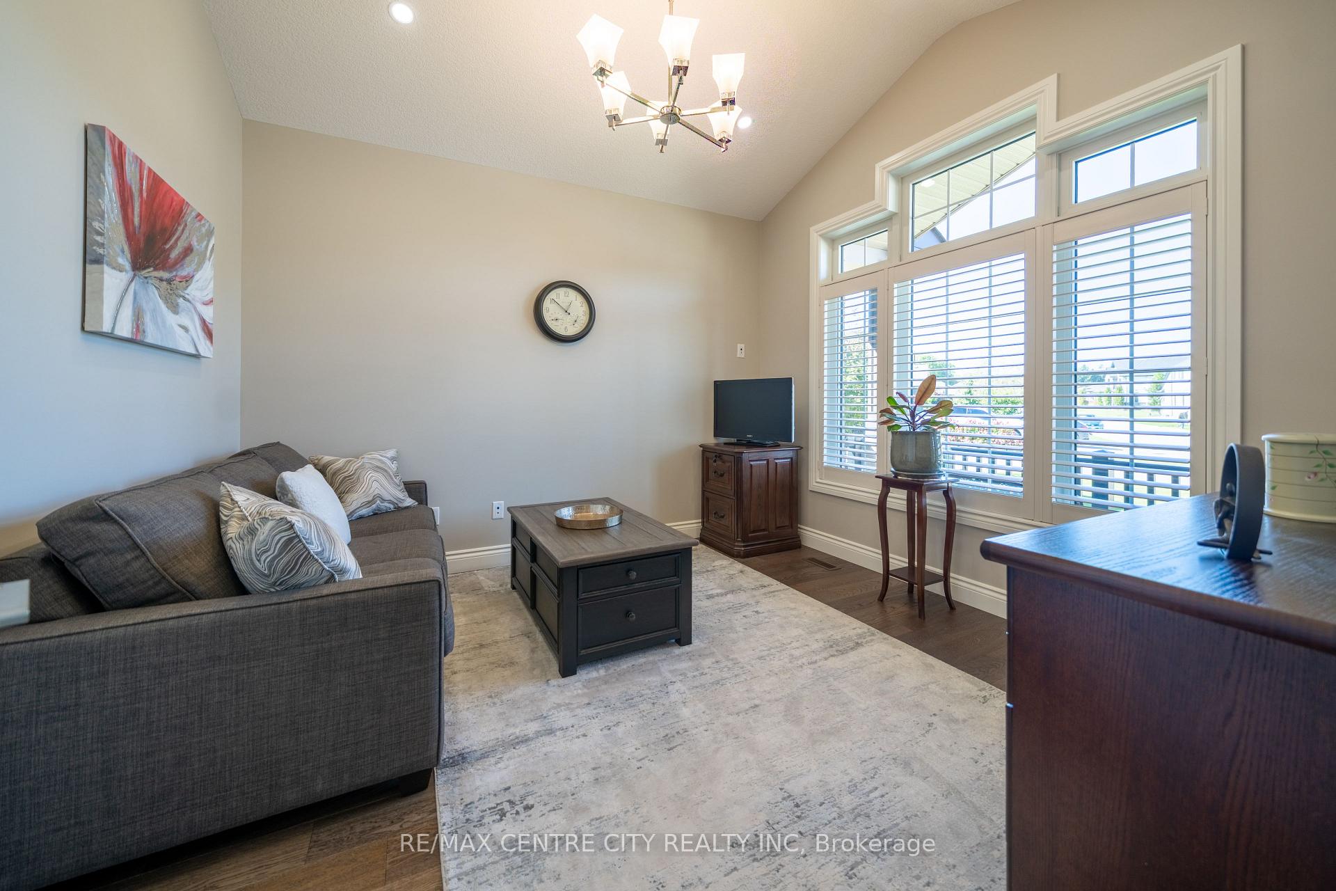 Photo 44 of 51 Ashby Crescent, Strathroy-Caradoc, NW — HOMEH