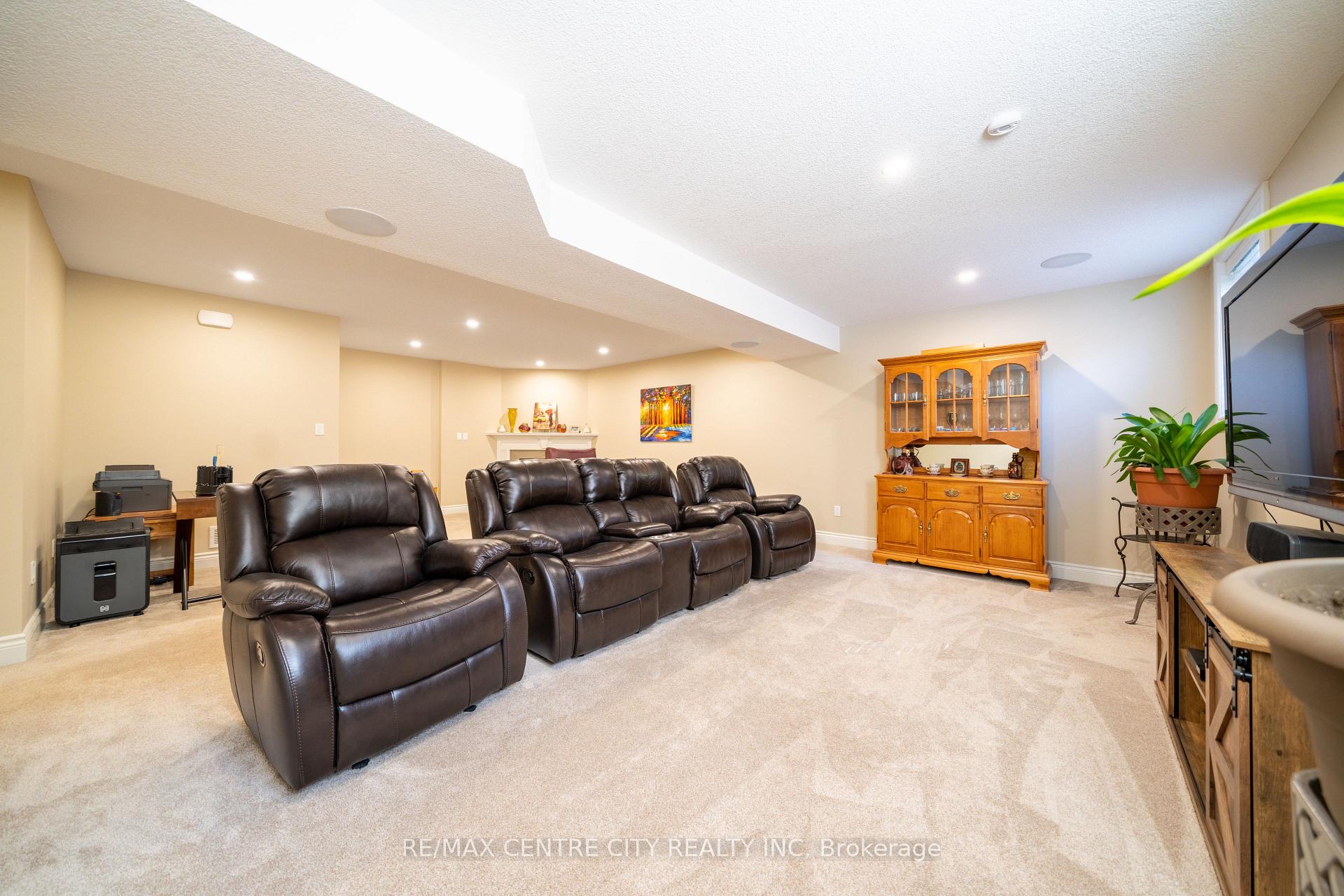 Photo 46 of 51 Ashby Crescent, Strathroy-Caradoc, NW — HOMEH