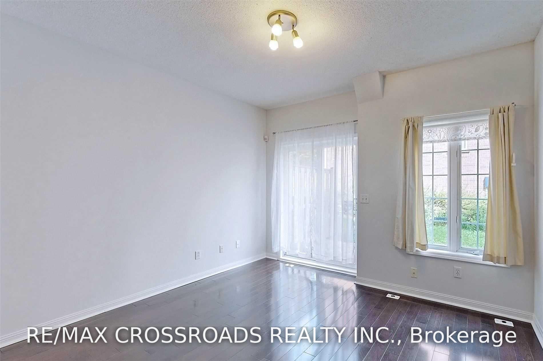 Photo 11 of Unit 9, 22 St Moritz Way, Markham, Unionville — HOMEH