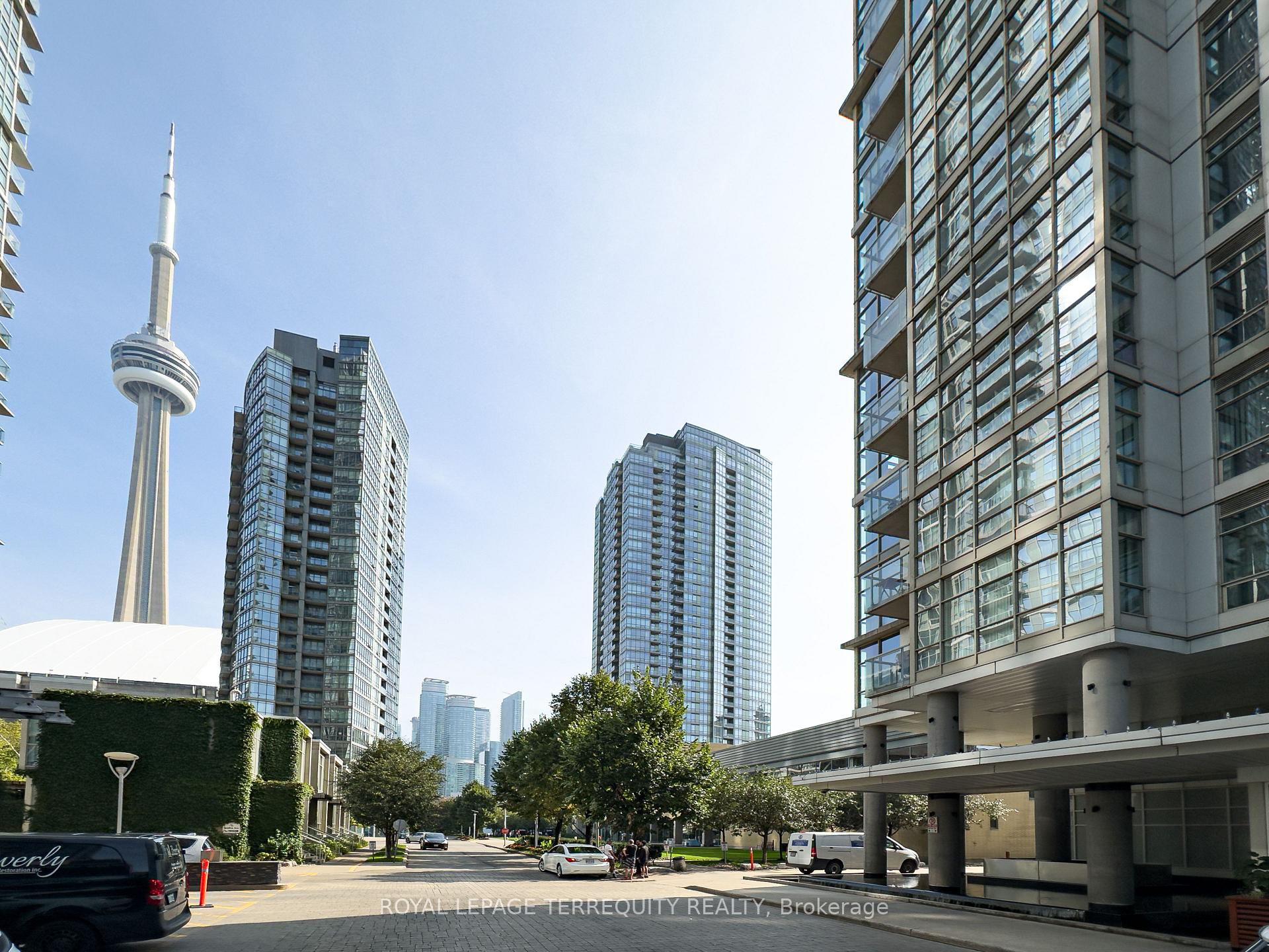 Photo of Unit 4512, 35 Mariner Terrace
