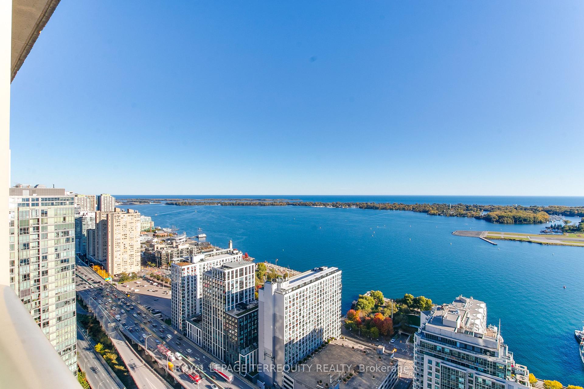 Photo 5 of Unit 4512, 35 Mariner Terrace, Toronto, Waterfront Communities — HOMEH