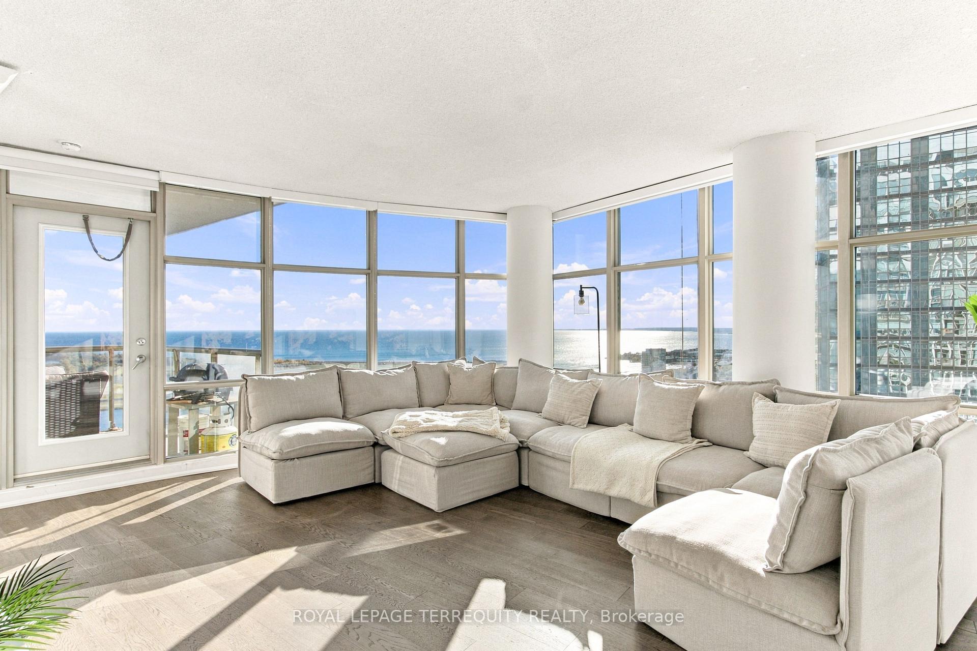 Photo 6 of Unit 4512, 35 Mariner Terrace, Toronto, Waterfront Communities — HOMEH