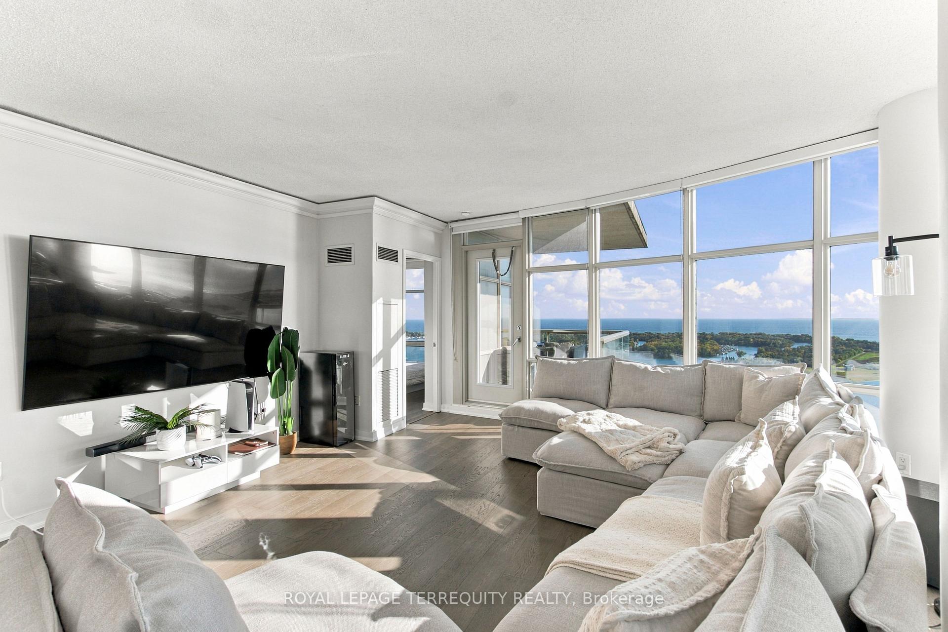 Photo 7 of Unit 4512, 35 Mariner Terrace, Toronto, Waterfront Communities — HOMEH