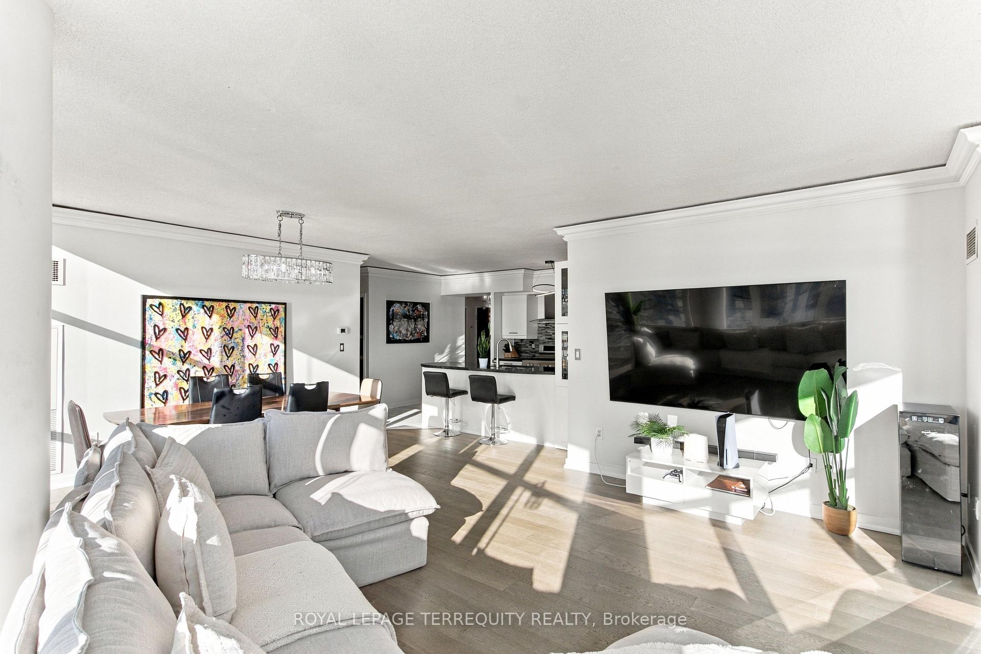 Photo 8 of Unit 4512, 35 Mariner Terrace, Toronto, Waterfront Communities — HOMEH
