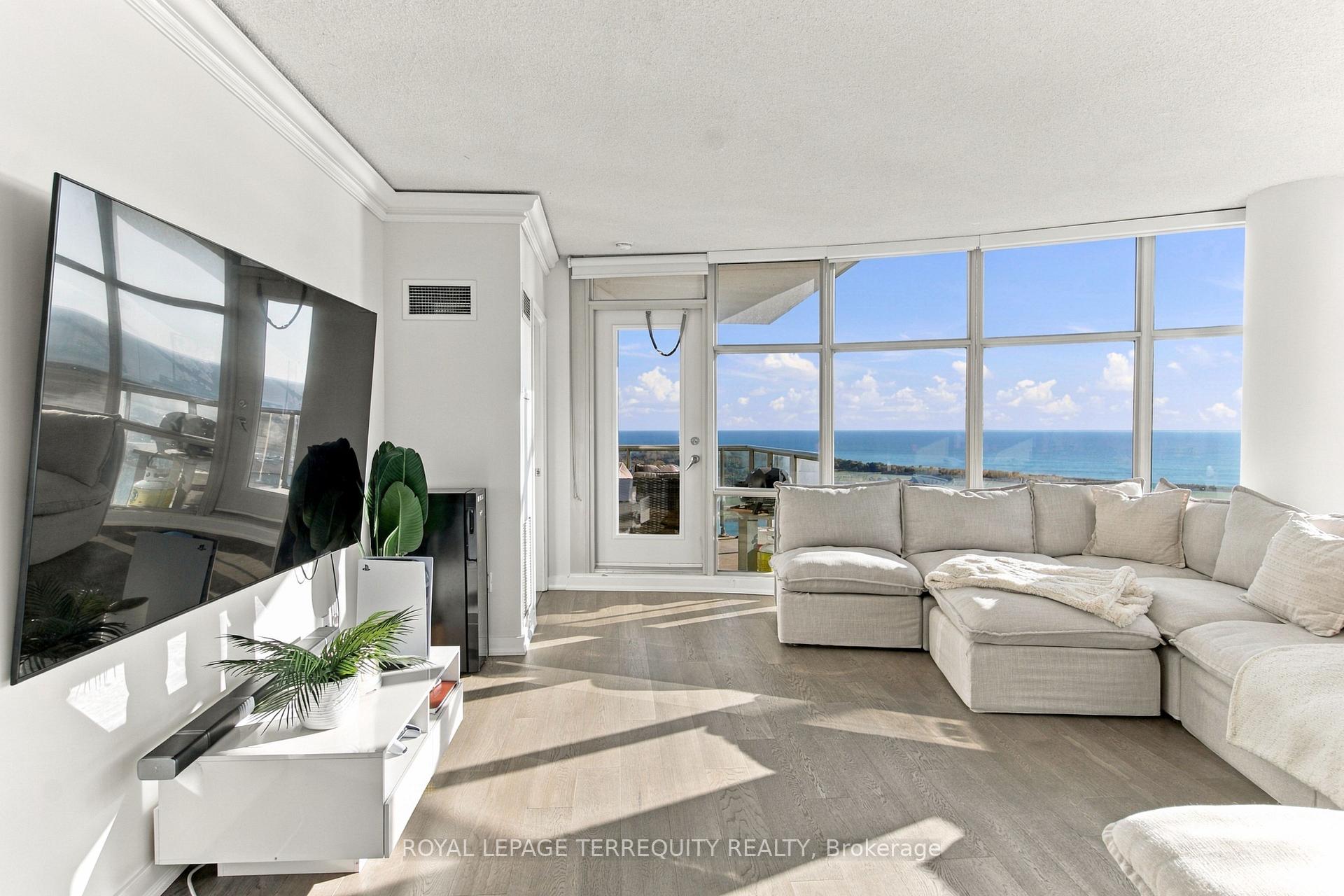 Photo 9 of Unit 4512, 35 Mariner Terrace, Toronto, Waterfront Communities — HOMEH