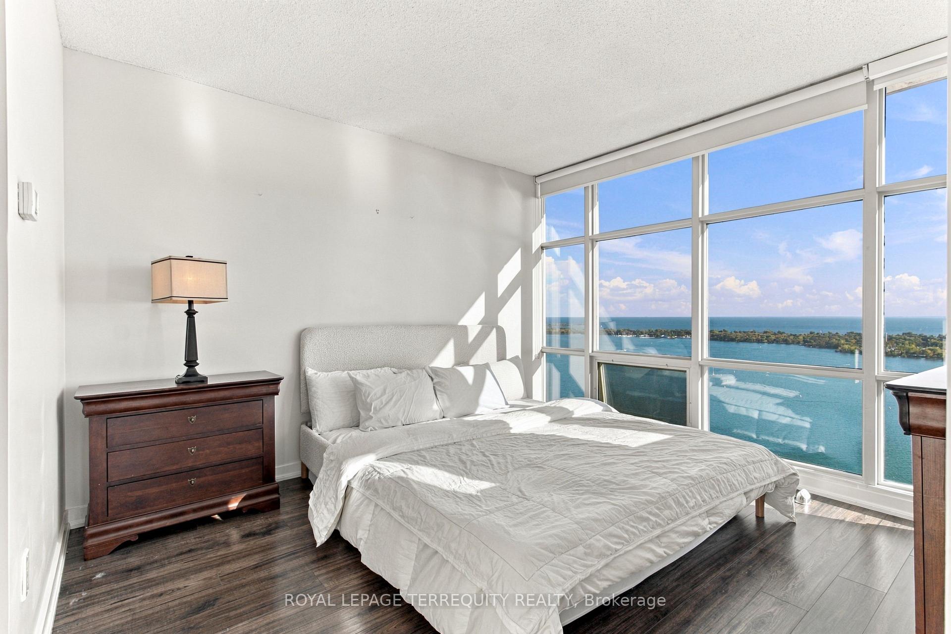 Photo 19 of Unit 4512, 35 Mariner Terrace, Toronto, Waterfront Communities — HOMEH