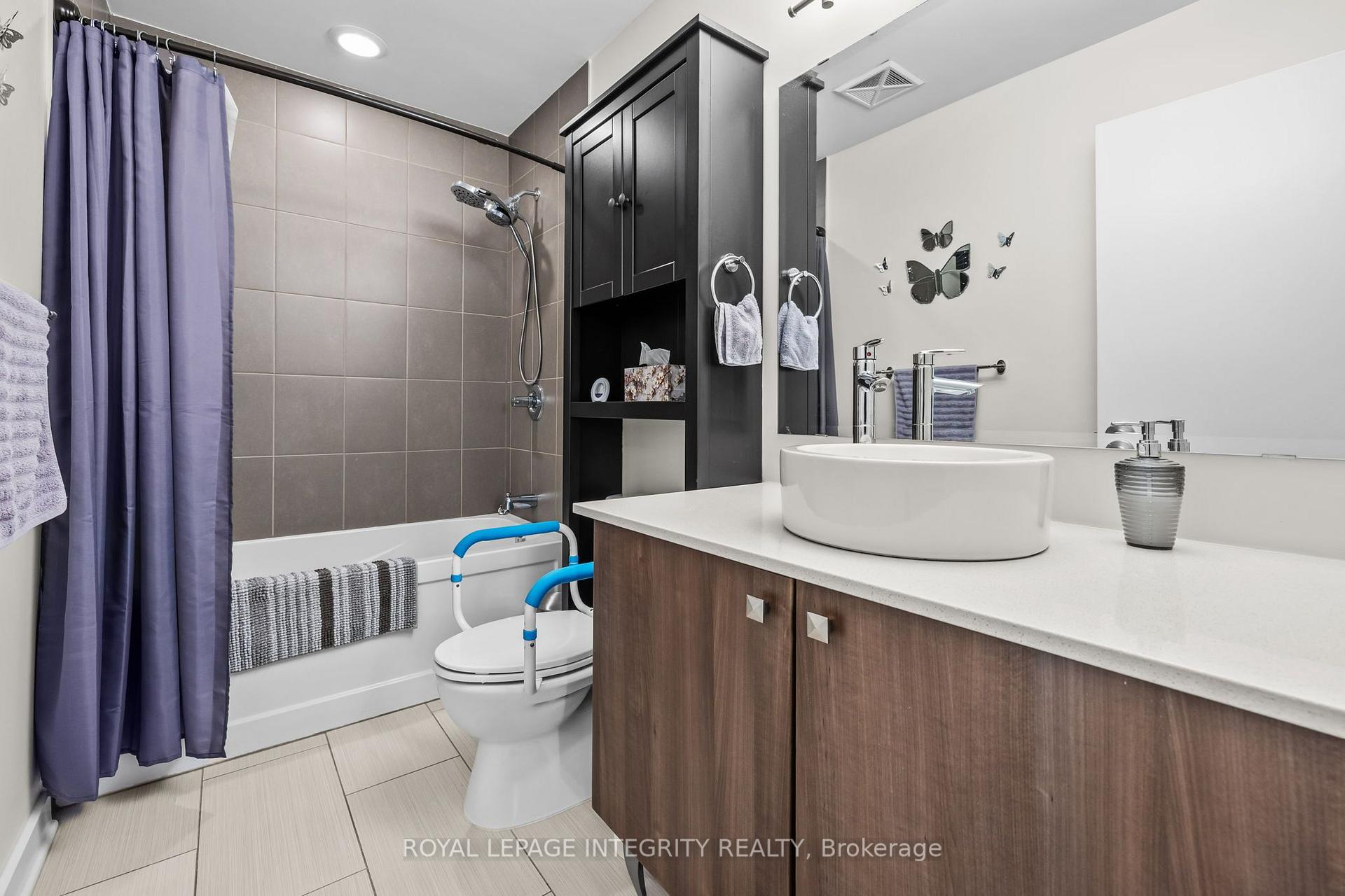 Photo 18 of Unit 309, 310 Centrum Boulevard, Ottawa, Bilberry Creek/Queenswood Heights — HOMEH