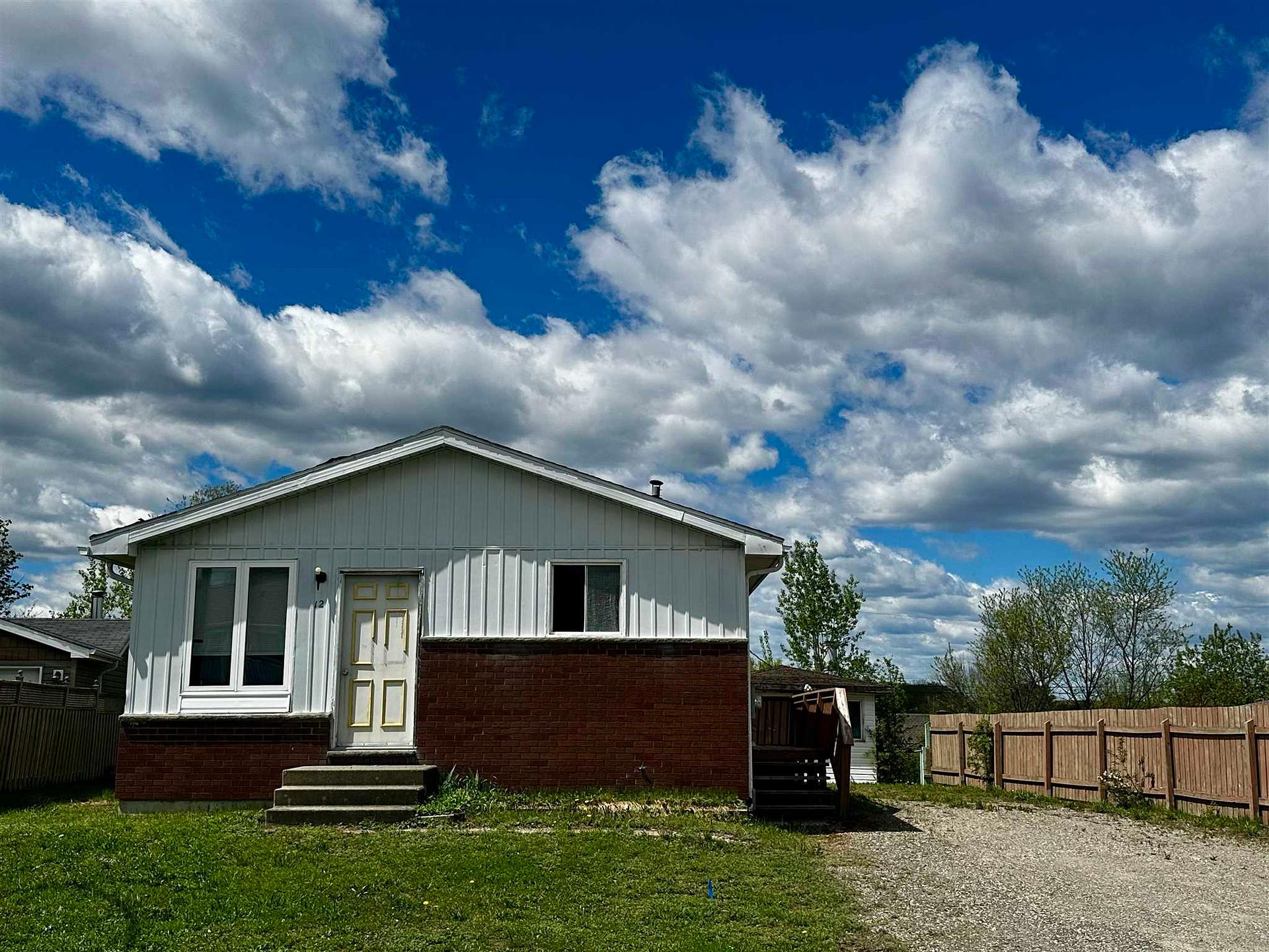 Photo 1 of 12 Lauzon Crescent, Elliot Lake — HOMEH