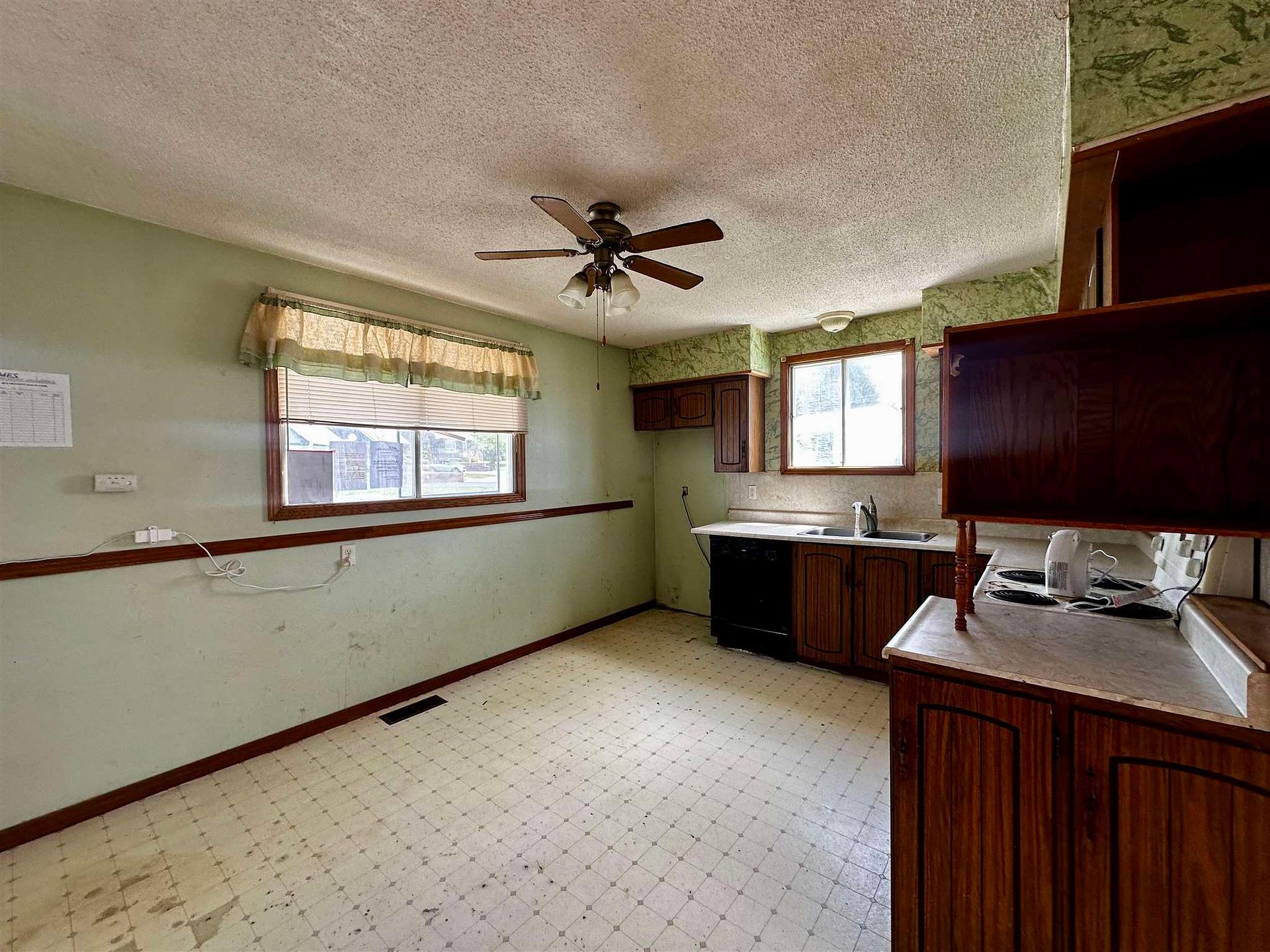 Photo 8 of 12 Lauzon Crescent, Elliot Lake — HOMEH