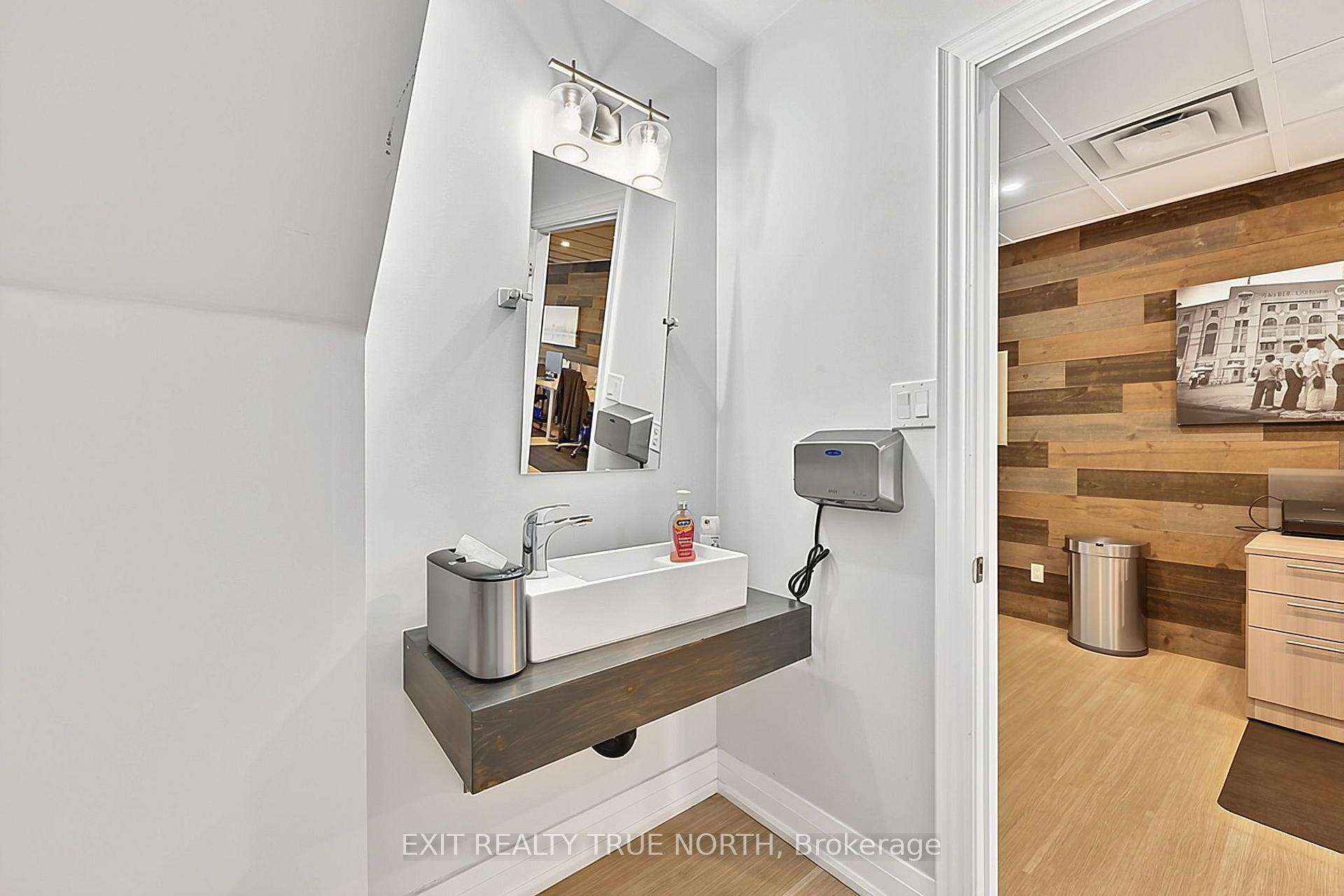 Photo 6 of 2080 Pine Street, Burlington, Brant — HOMEH