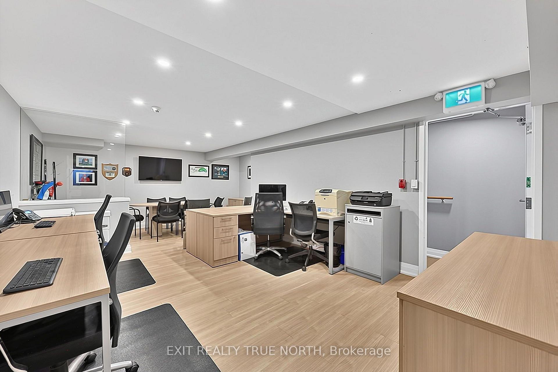 Photo 8 of 2080 Pine Street, Burlington, Brant — HOMEH