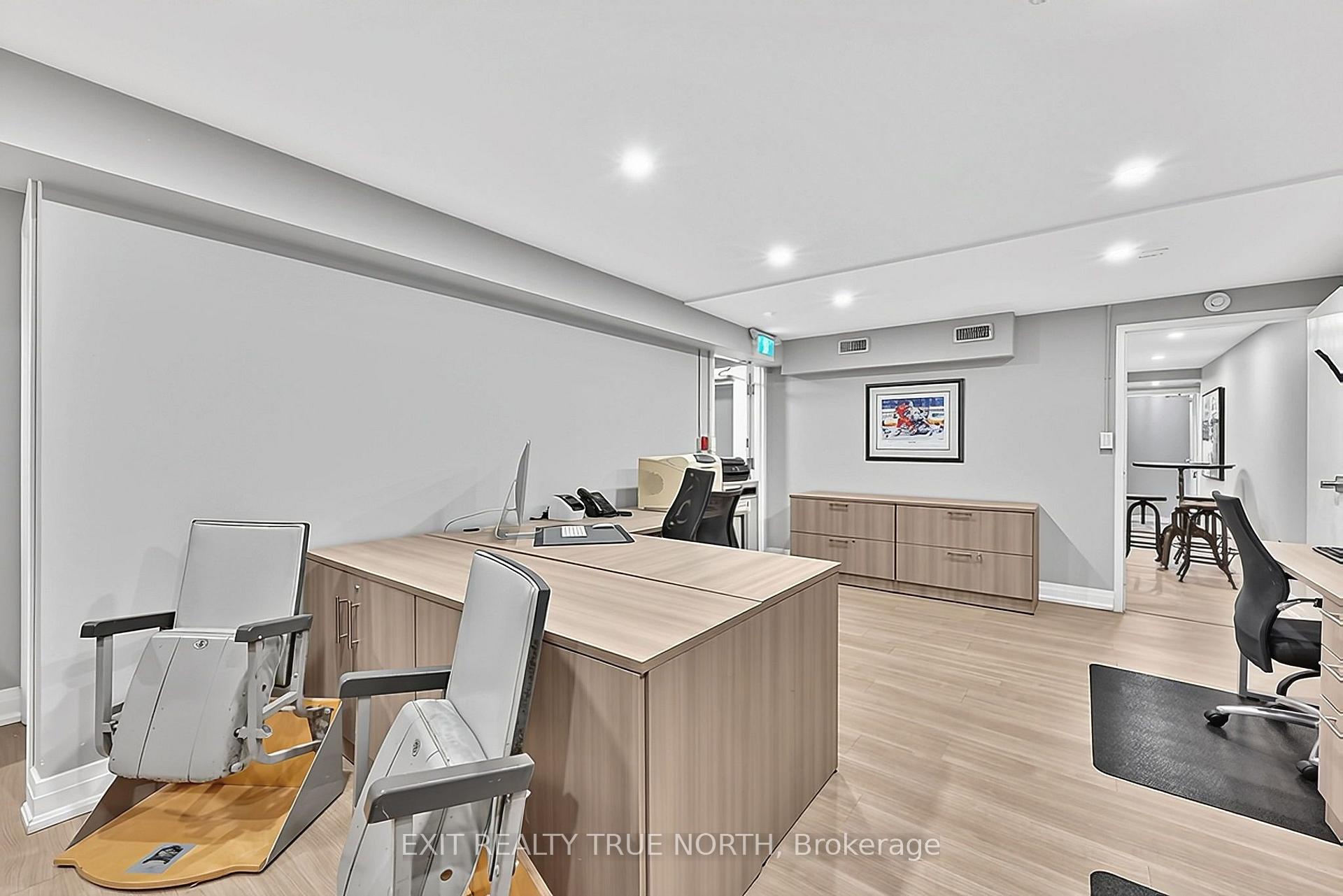 Photo 9 of 2080 Pine Street, Burlington, Brant — HOMEH