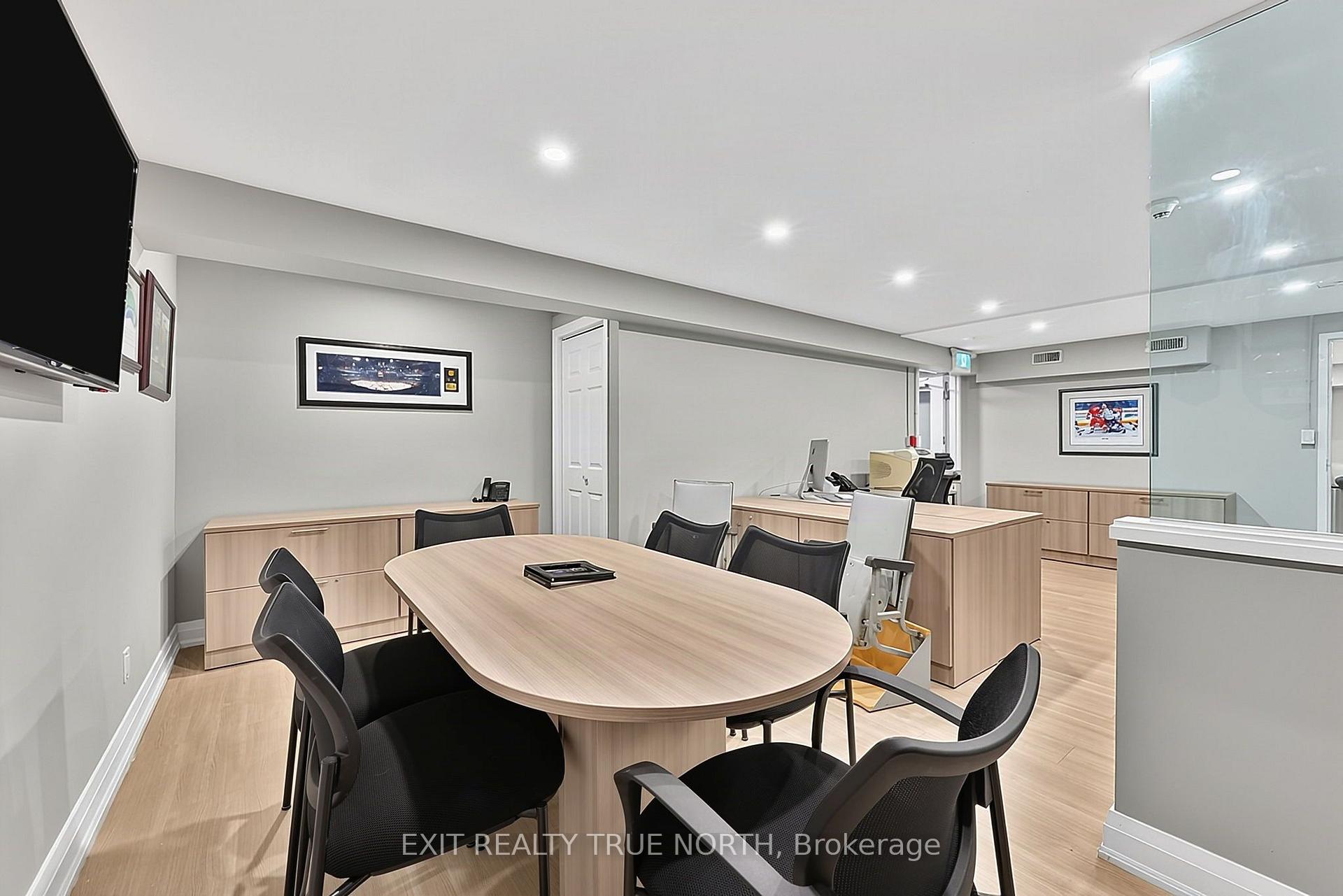 Photo 10 of 2080 Pine Street, Burlington, Brant — HOMEH