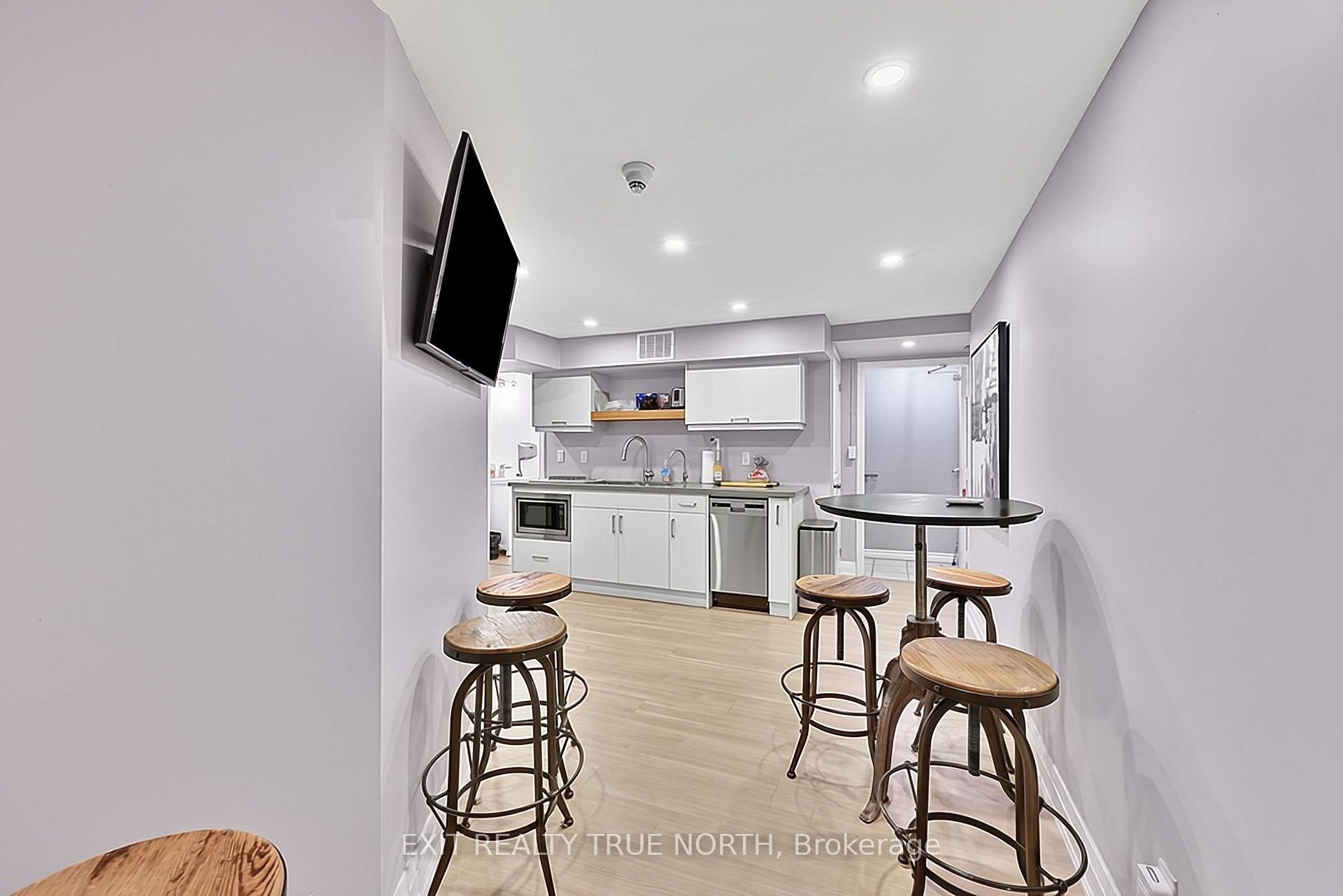 Photo 11 of 2080 Pine Street, Burlington, Brant — HOMEH