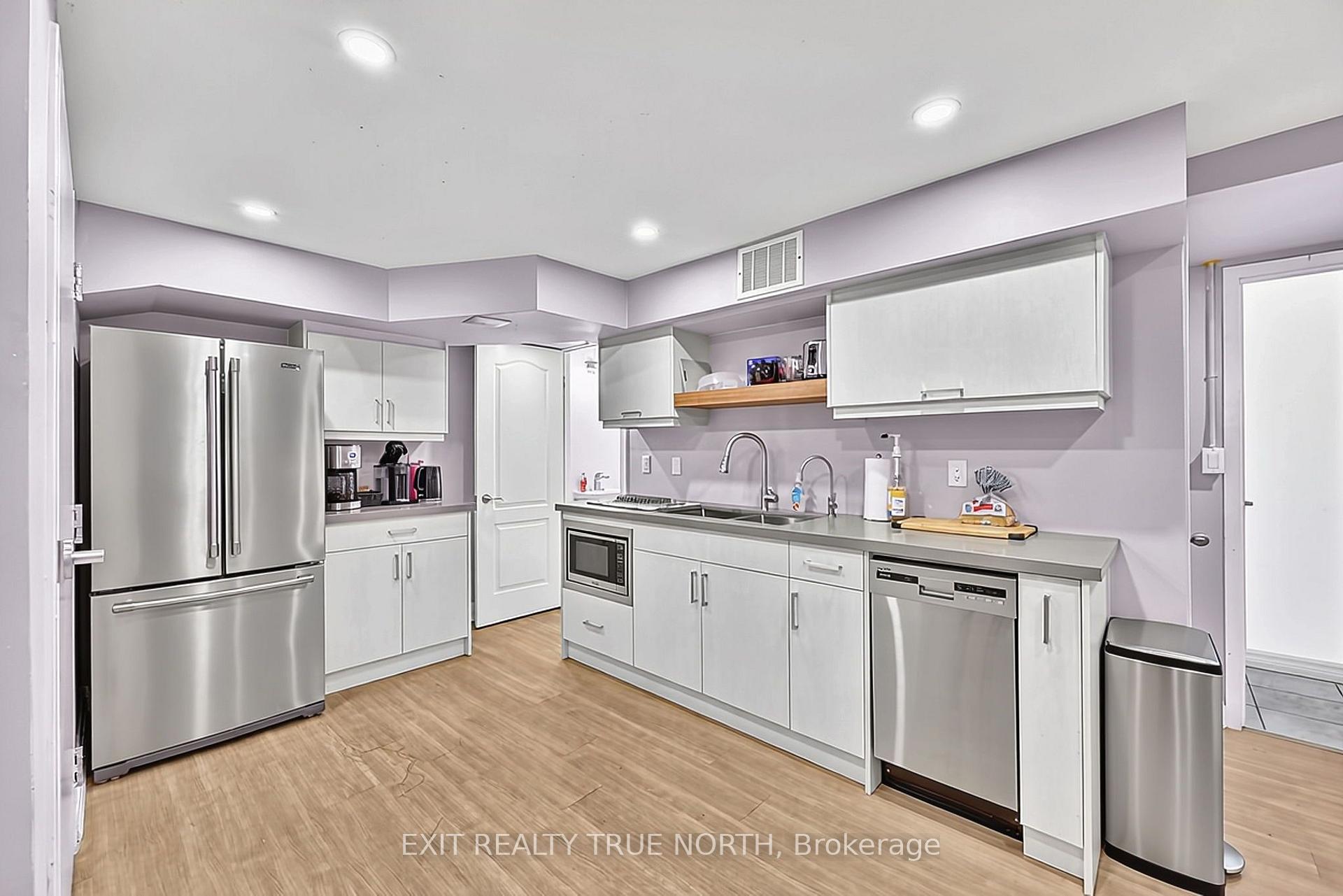 Photo 12 of 2080 Pine Street, Burlington, Brant — HOMEH