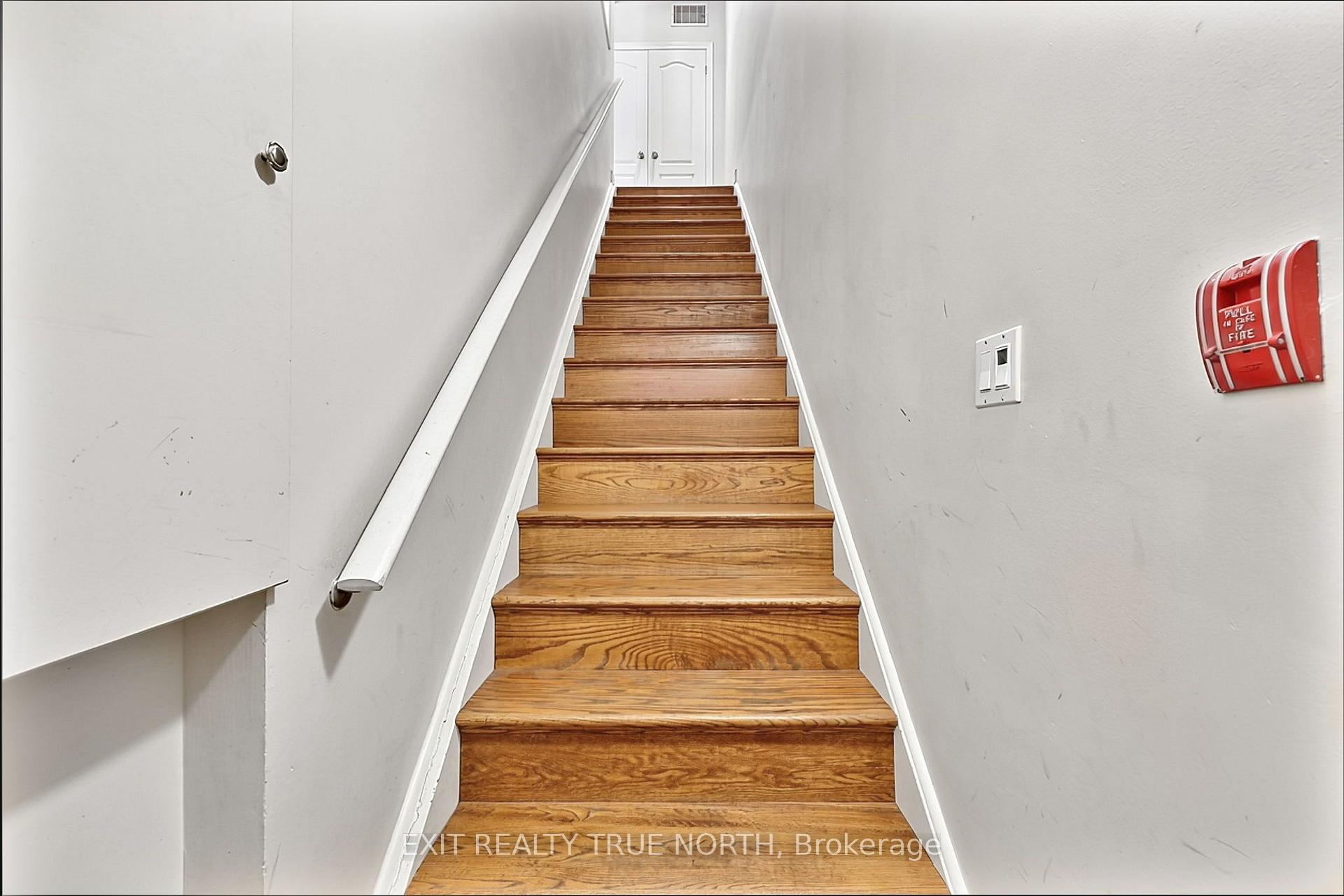 Photo 14 of 2080 Pine Street, Burlington, Brant — HOMEH